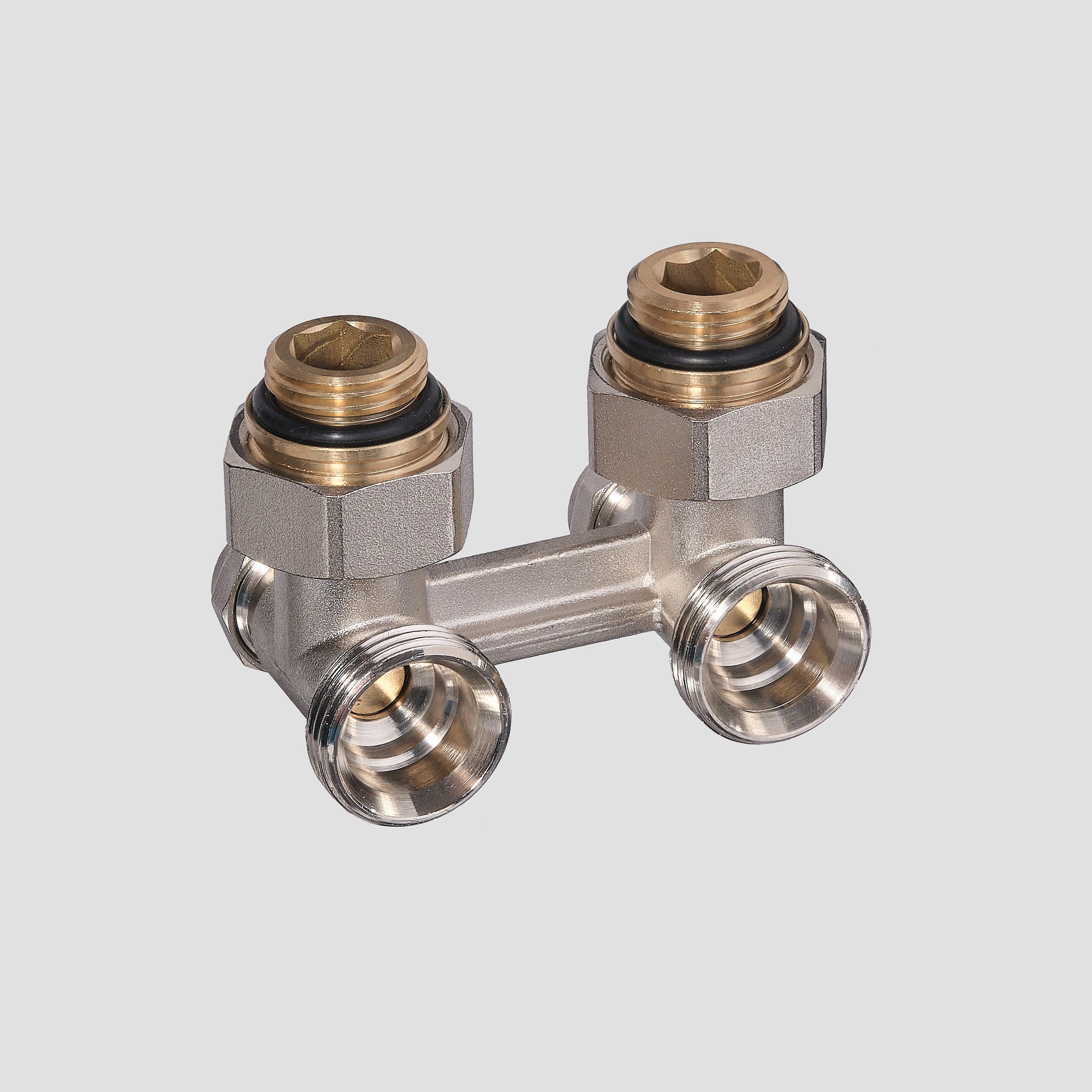 Предметные фотографии регуляторов и нагревателей для отопительных приборов