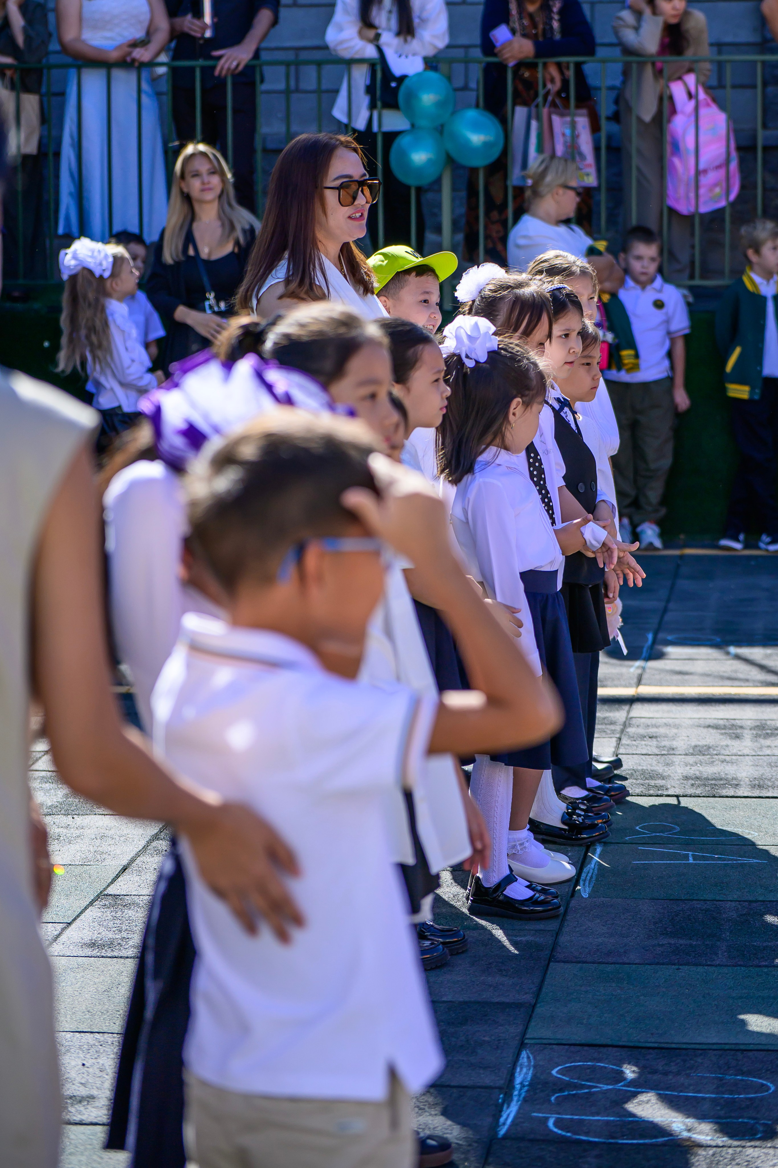 Фотосъемка мероприятия  1 Сентября в Abay International Shool. Фотограф в Алматы Егор Поленов