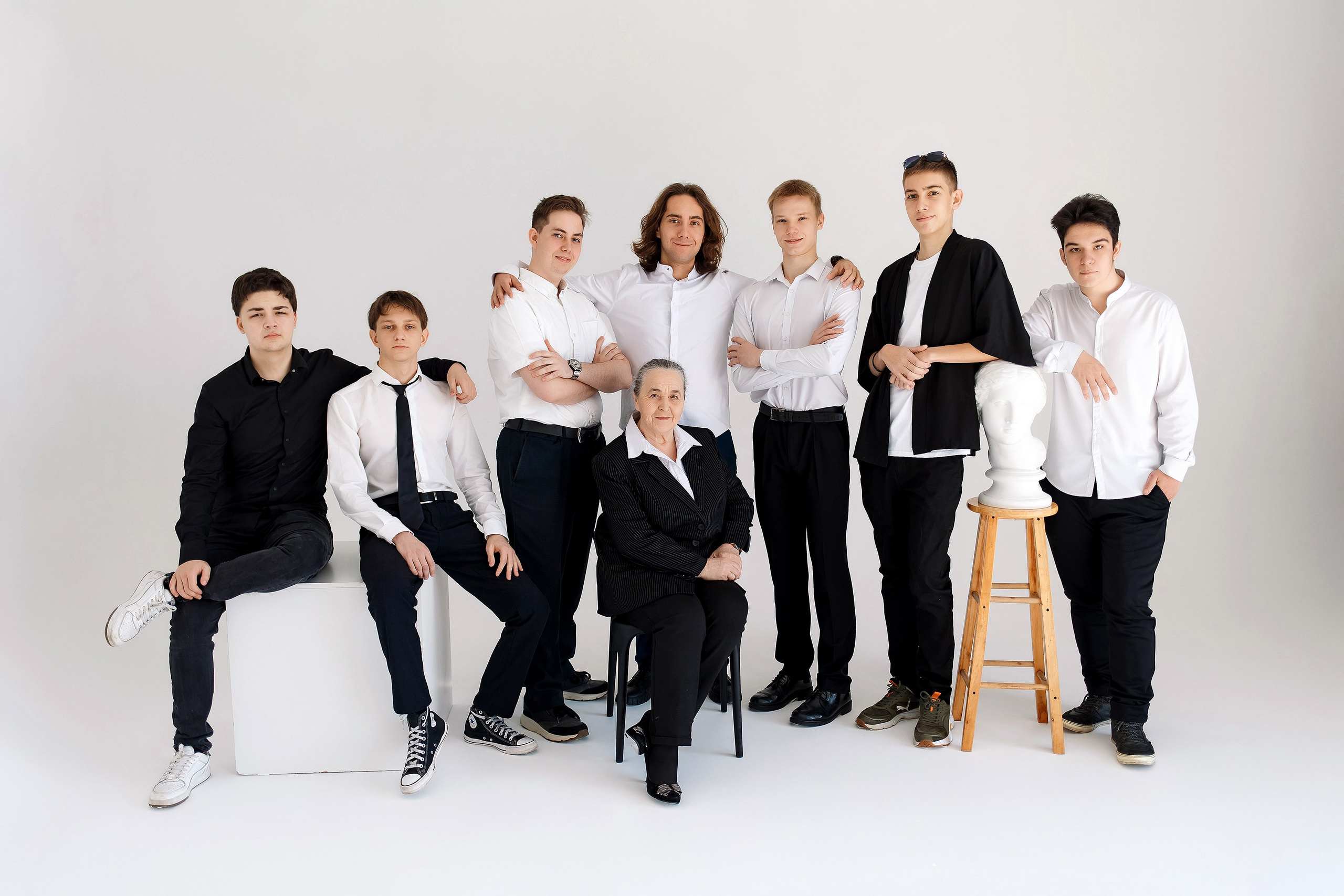 11 класс съемка на циклораме. Фотограф Любовь Корниенко, Примоский край