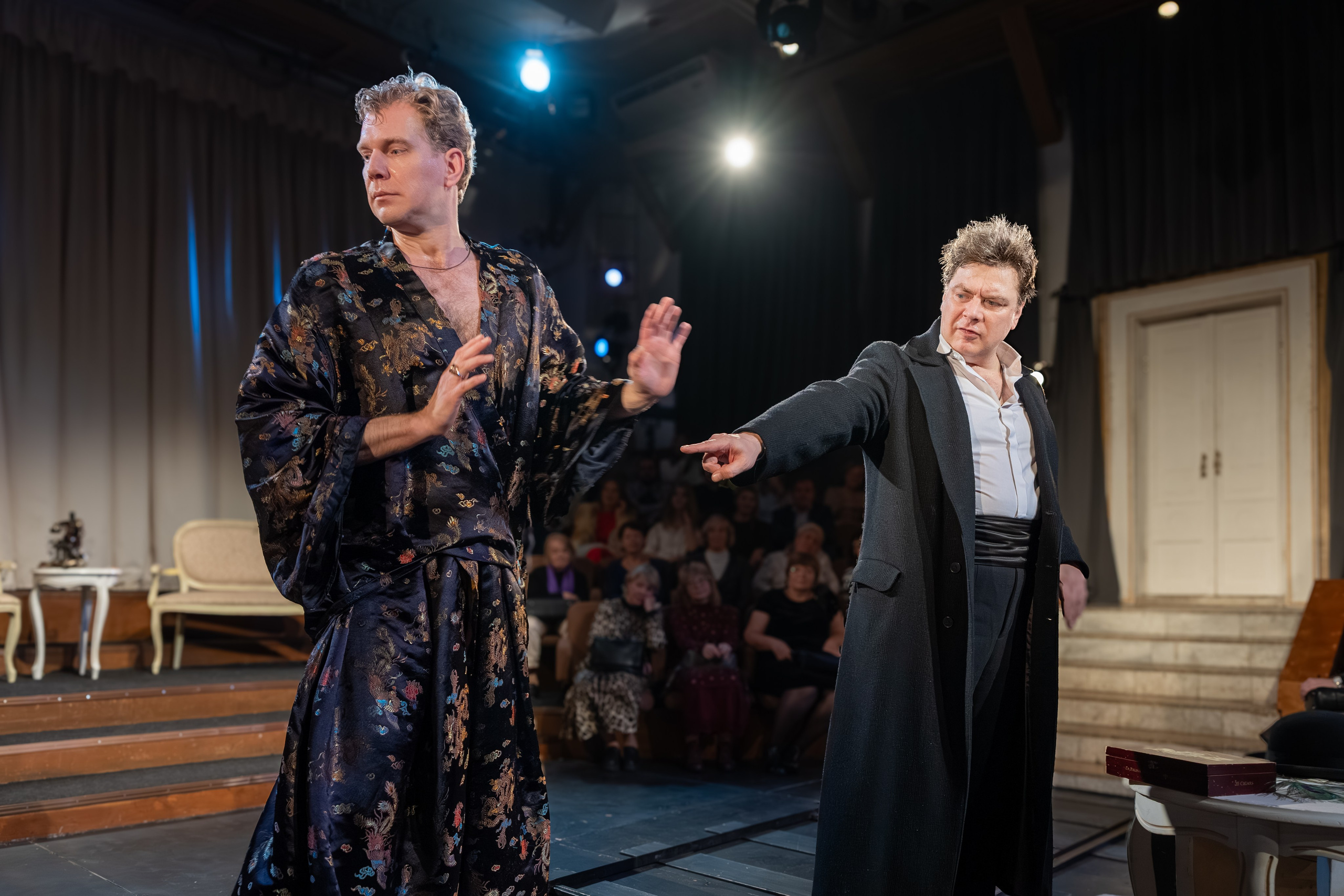 Театр Сфера: Гнездо перелётных птиц (100-й спекталь). Сайт фотографа Сергея Абрамова