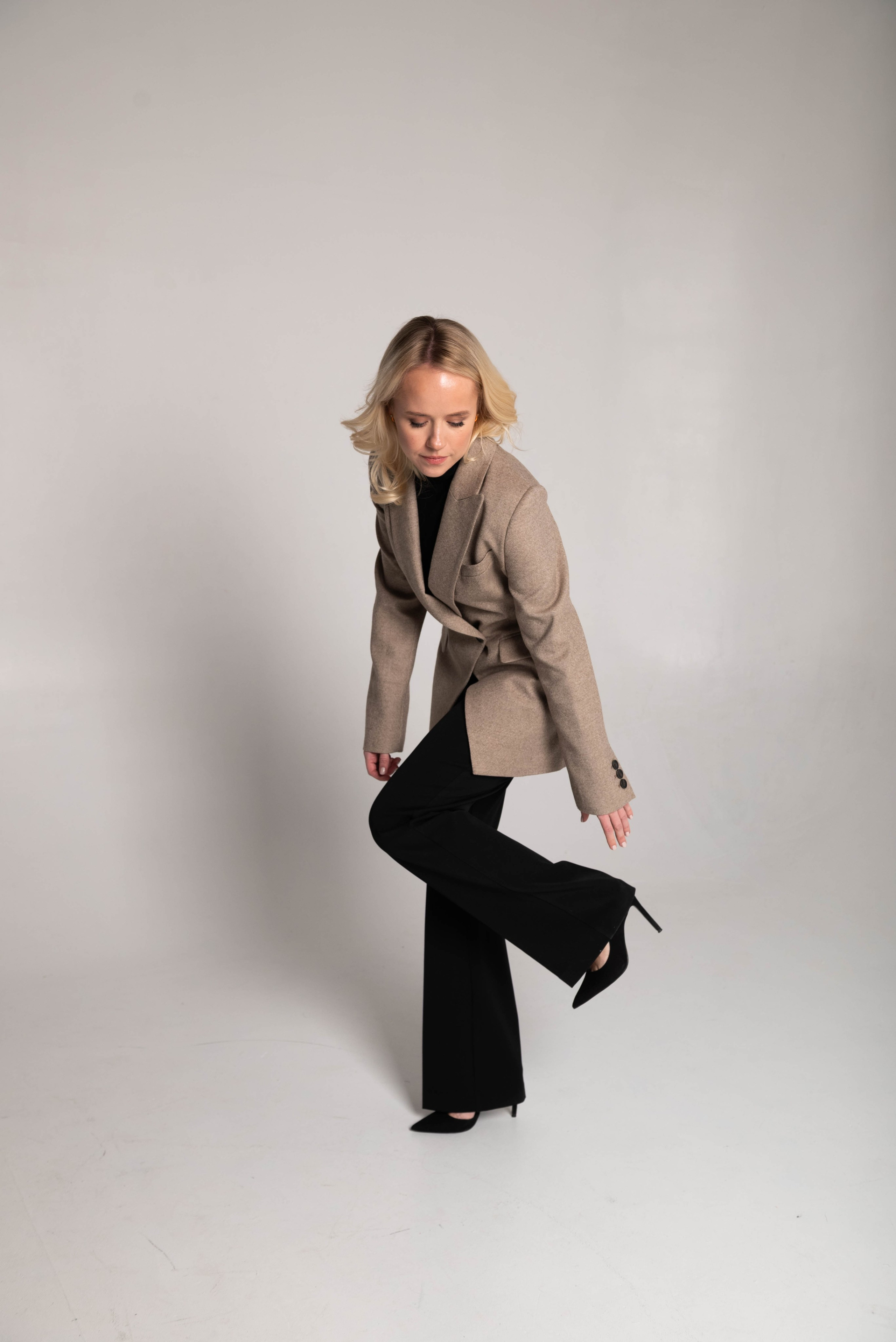 Полина Возиян (съемка для блога юриста @ation.law). Фотограф Москва Настя Профотовна. Репортажные, свадебные и контент фотосессии