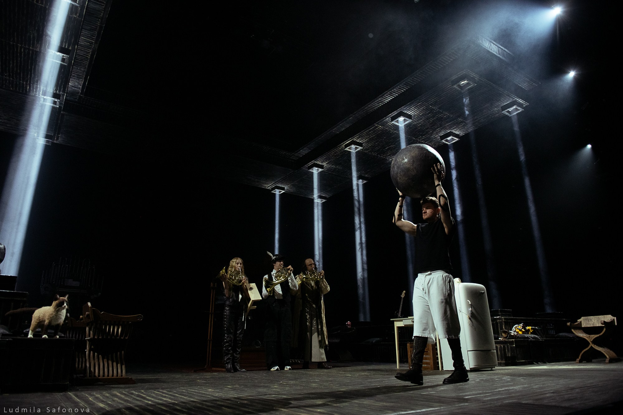 Гамлет. Режиссёр Андрей Гончаров. Гамлет Юра Борисов. Lucytheatre