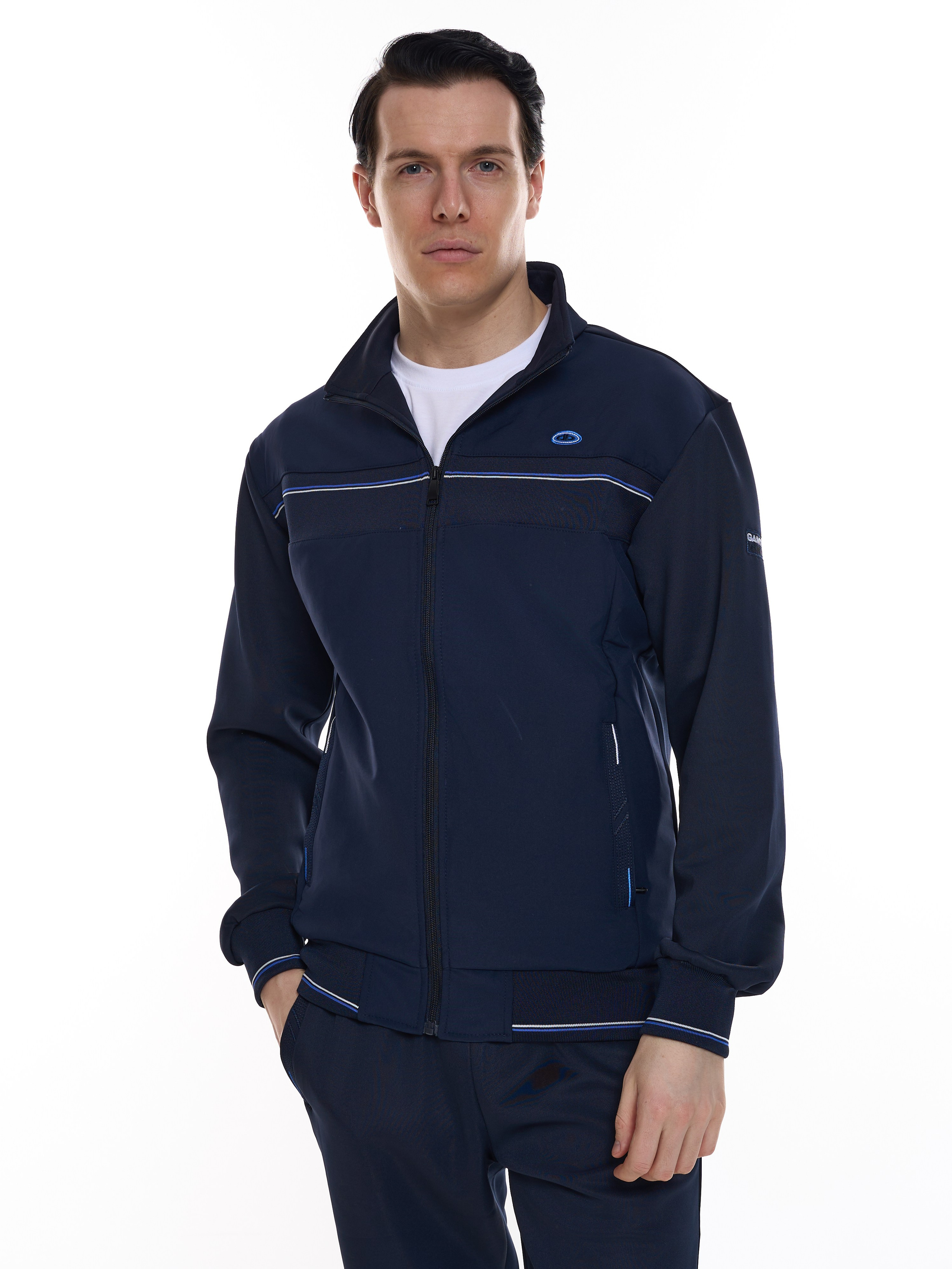 Фотомодель для маркетплейсов Виталий. Фотосъёмка для марктеплейсов Studio 11.11