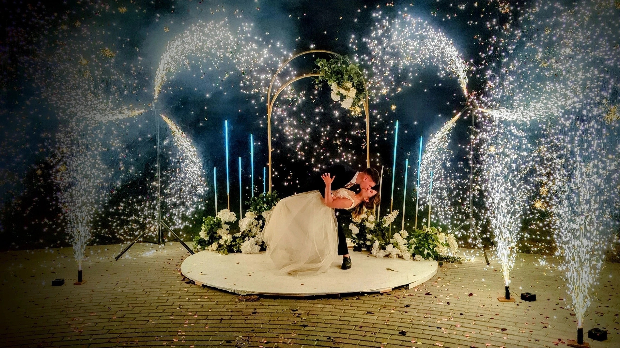 Пиротехнические вертушки. Огненно-пиротехническое шоу, салюты, пиротехника на ваш праздник!