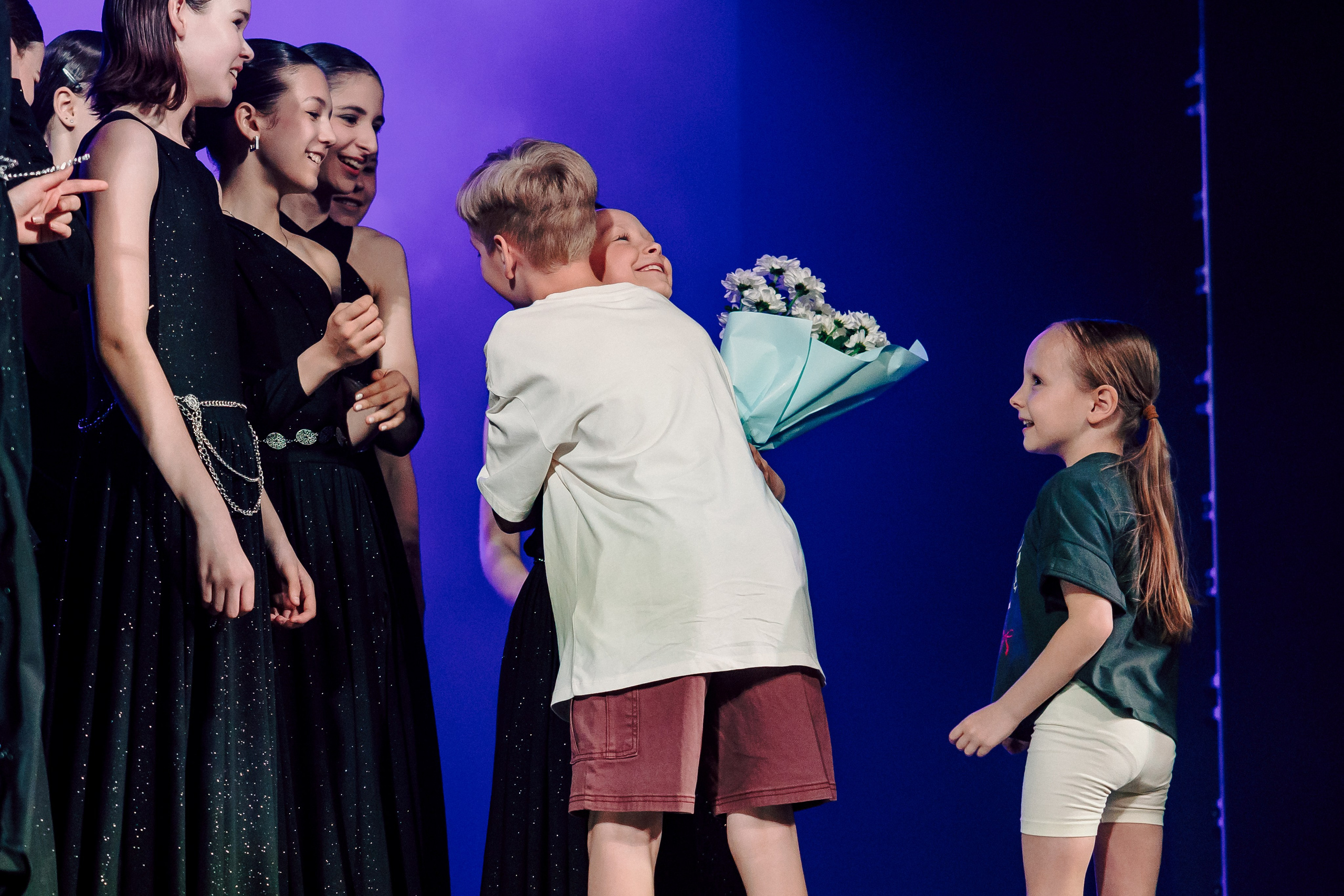 Отчётный концерт танцевальной школы «Red Rabbits» 2025. Лёшка Варзегов — фотограф