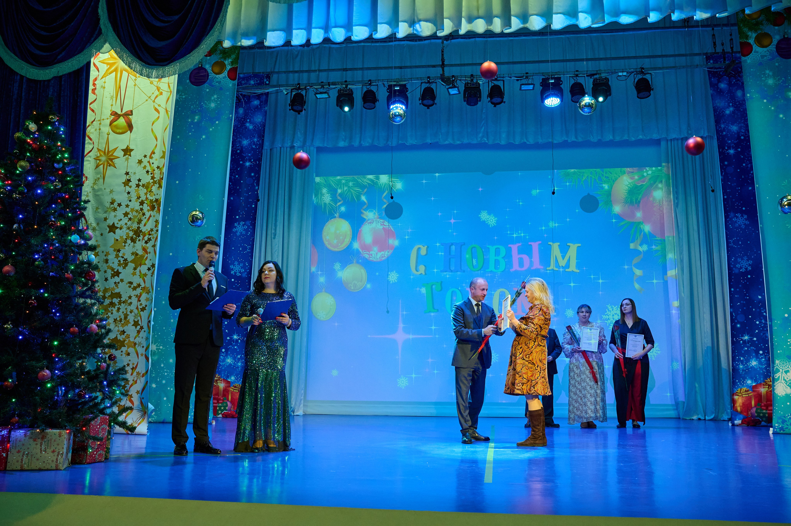 НГ концерт в Марьиной роще. Жизнь курорта Кабардинка в фотографиях