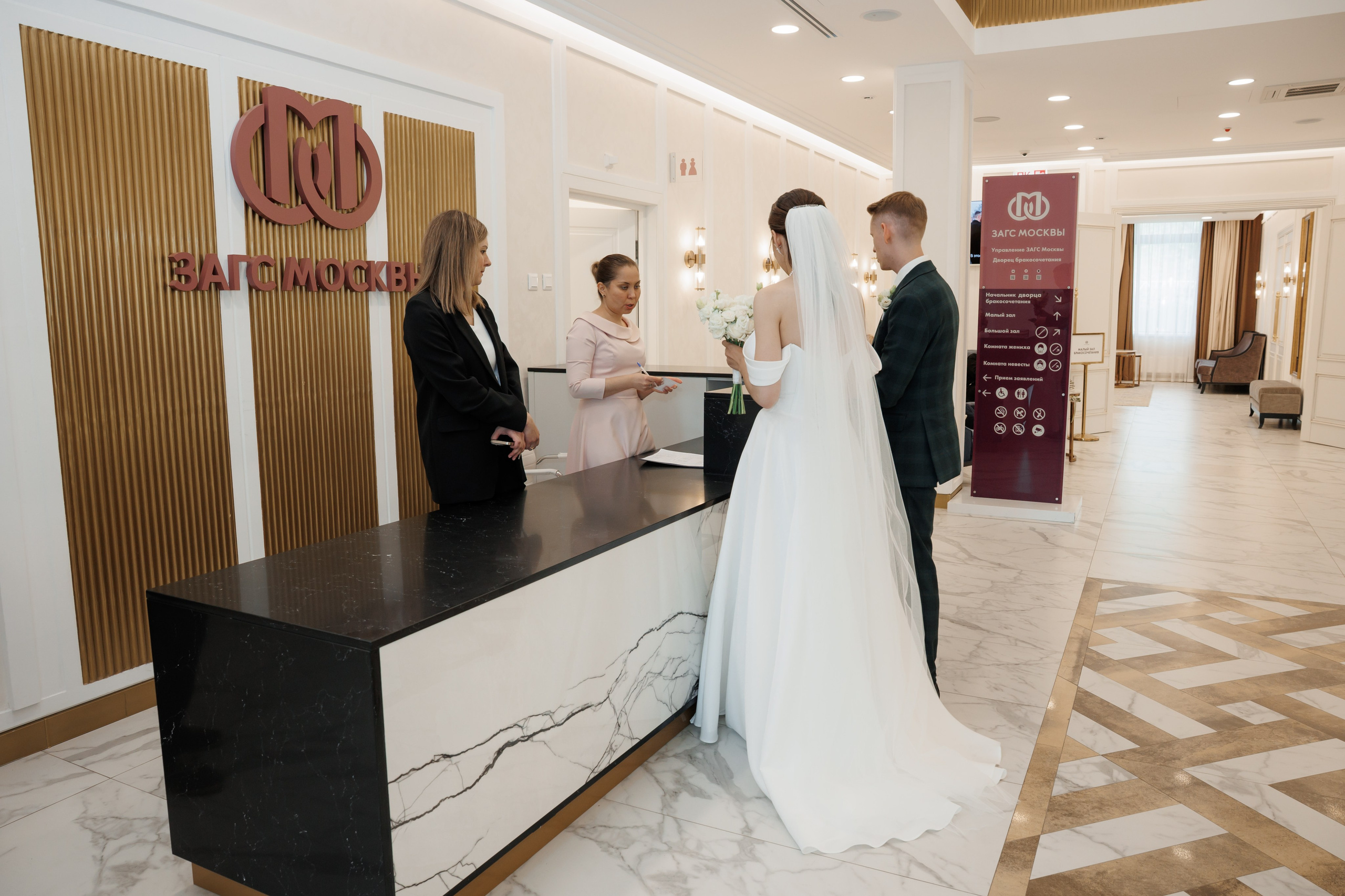 Регистрация в отеле Fish Point, ЗАГС Бутово, прогулка в Остафьево. Свадебный и репортажный фотограф (Москва, Королев и другие)