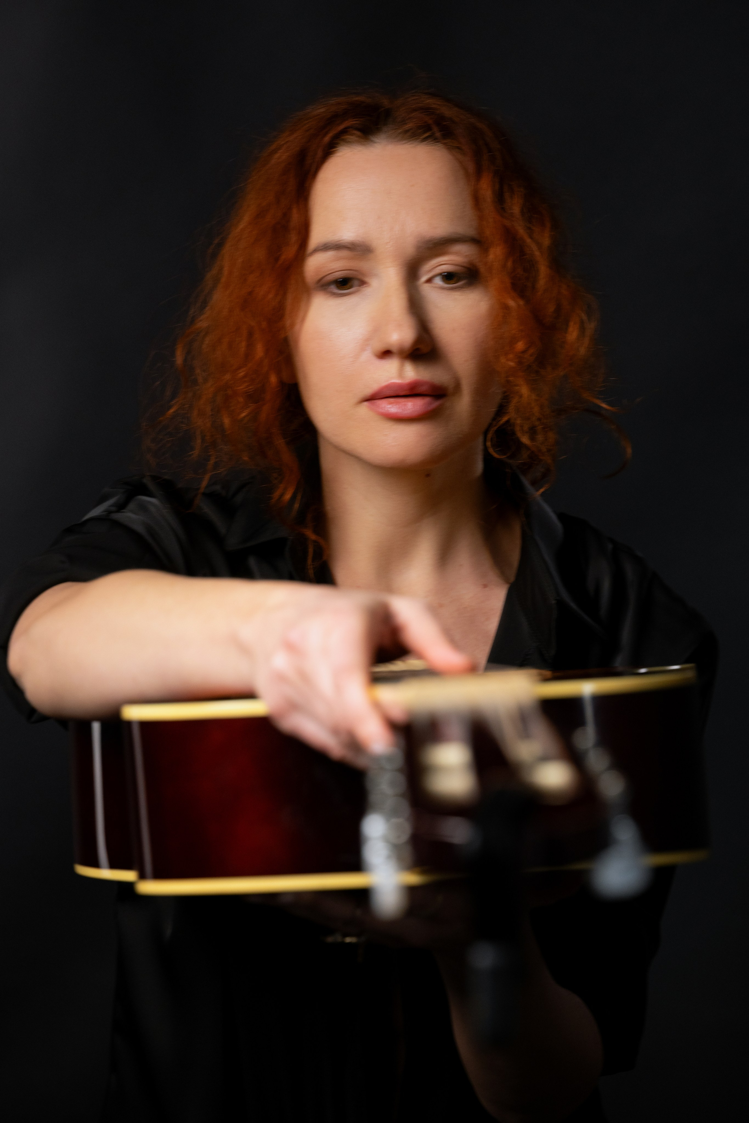 Анастасия. Изгиб гитары