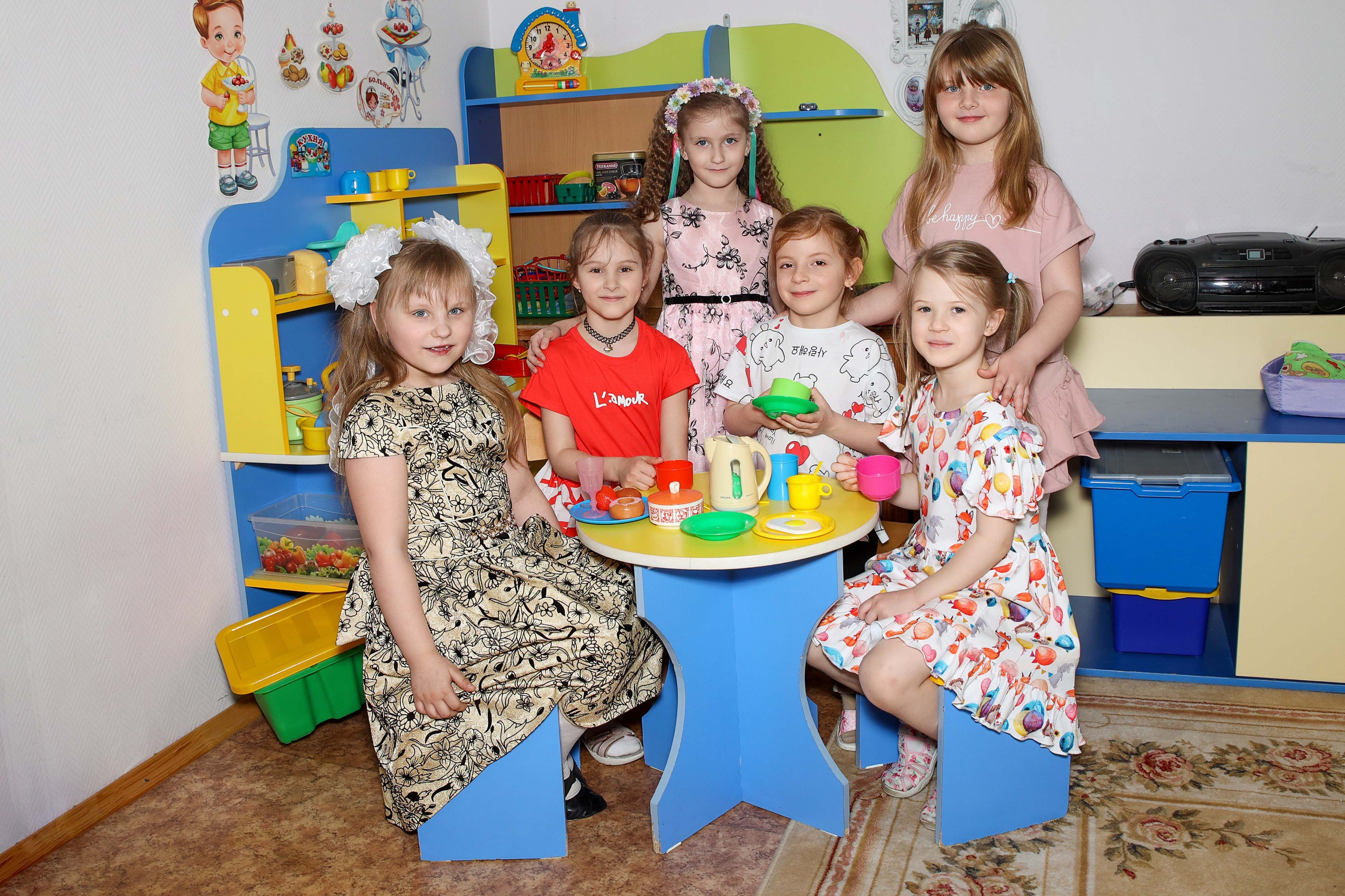 Групповые фотографии, фото с лучшим другом. Школьный и детсадовский фотограф Москва. Детский фотограф