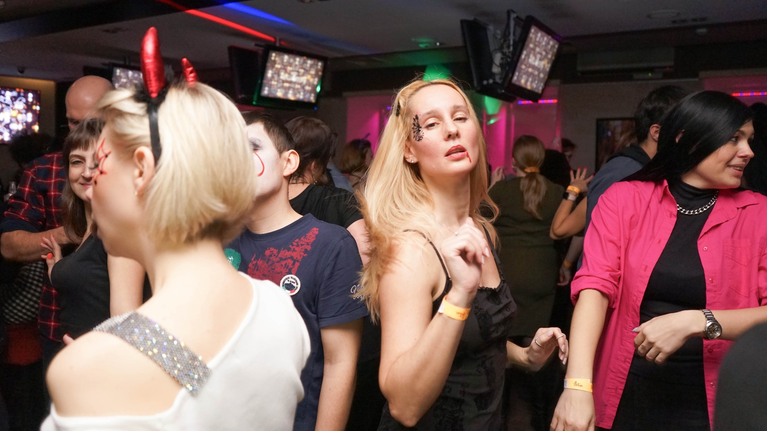 Фандец. Хеллоуиновская клубная вечеринка | 13.11.21. Галерея Фантим