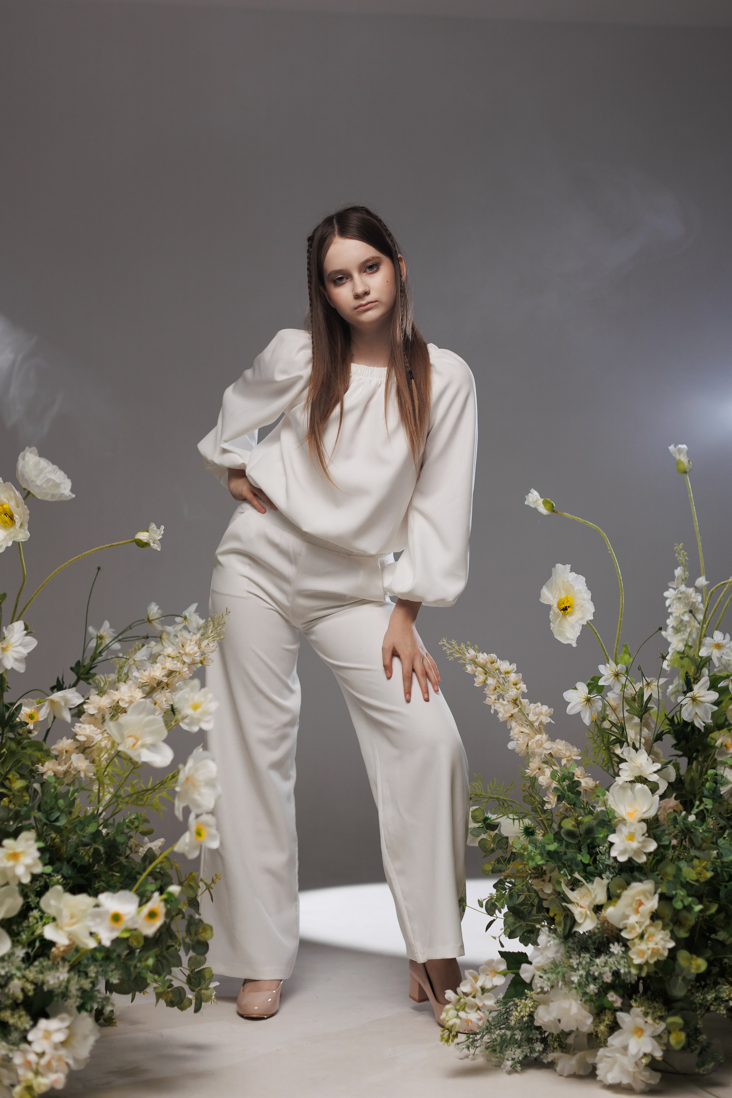 Съемка с цветами для модельного агентства. Анна Демидец — фотограф и маркетолог в Новошахтинске, Шахтах и Ростове-на-Дону