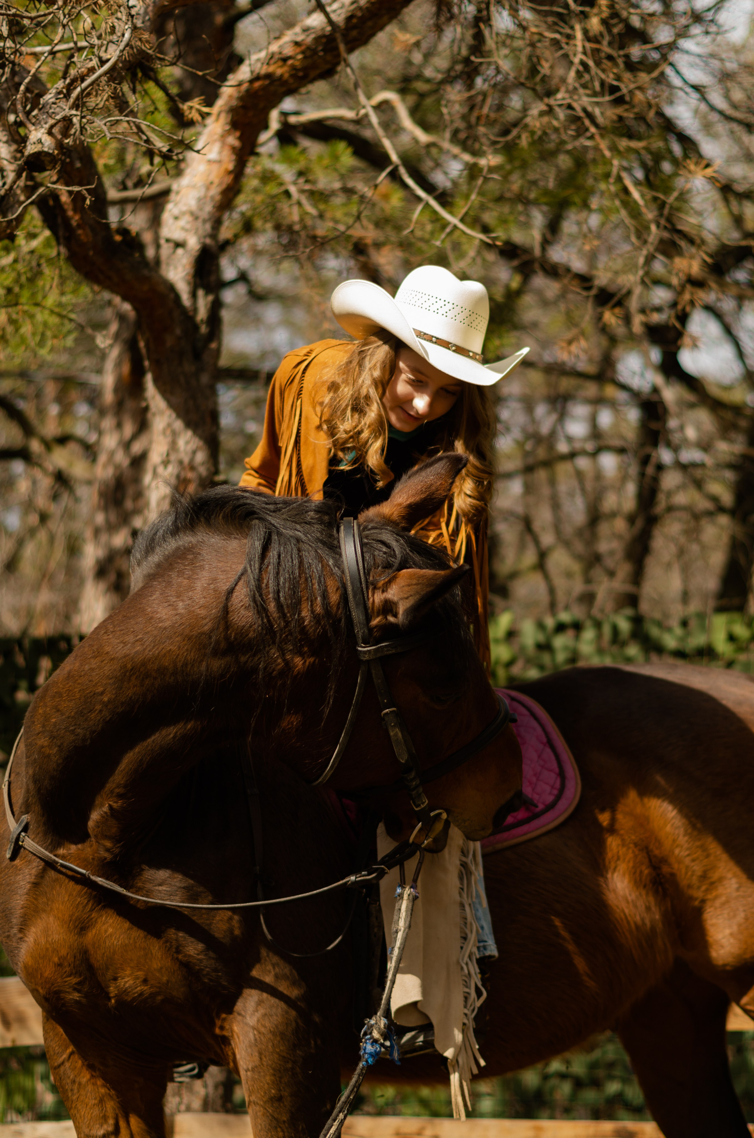 Ковбойская девчонка. Фотограф Марина Доглядная Челябинск фотосессии с лошадьми, мотоциклами