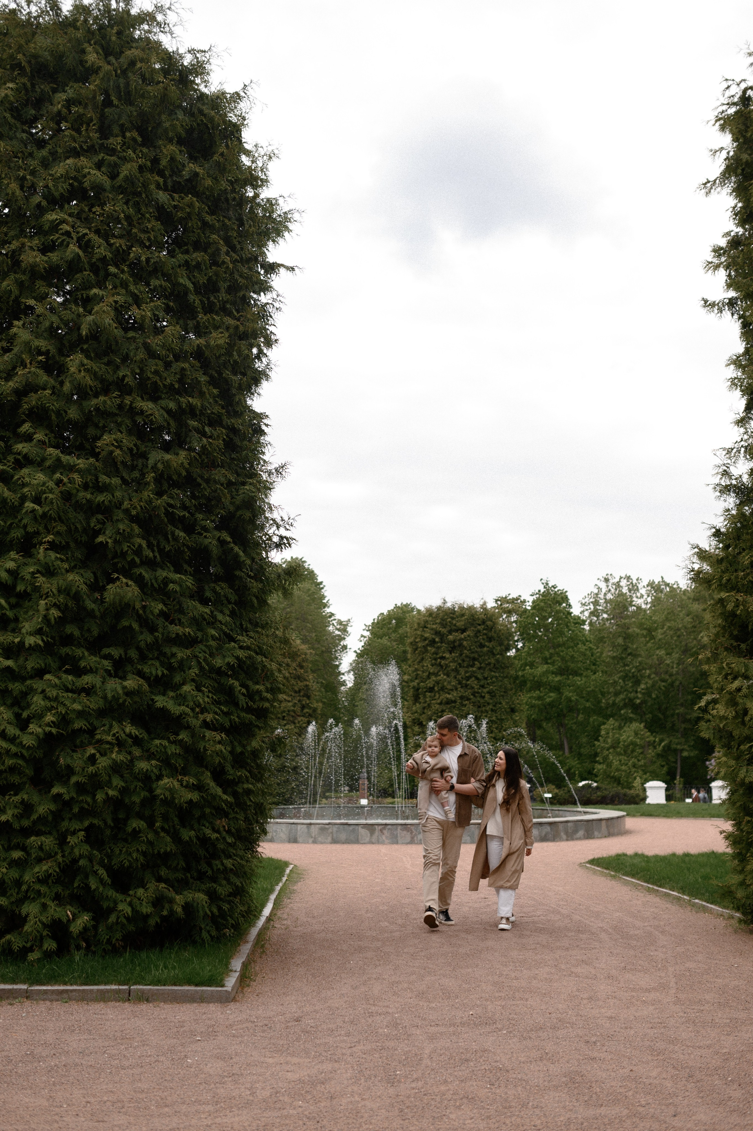 Даня, Лида и Эмма. Прогулка по усадьбе. Семейный и свадебный lifestyle-фотограф в Москве Мария Петрова