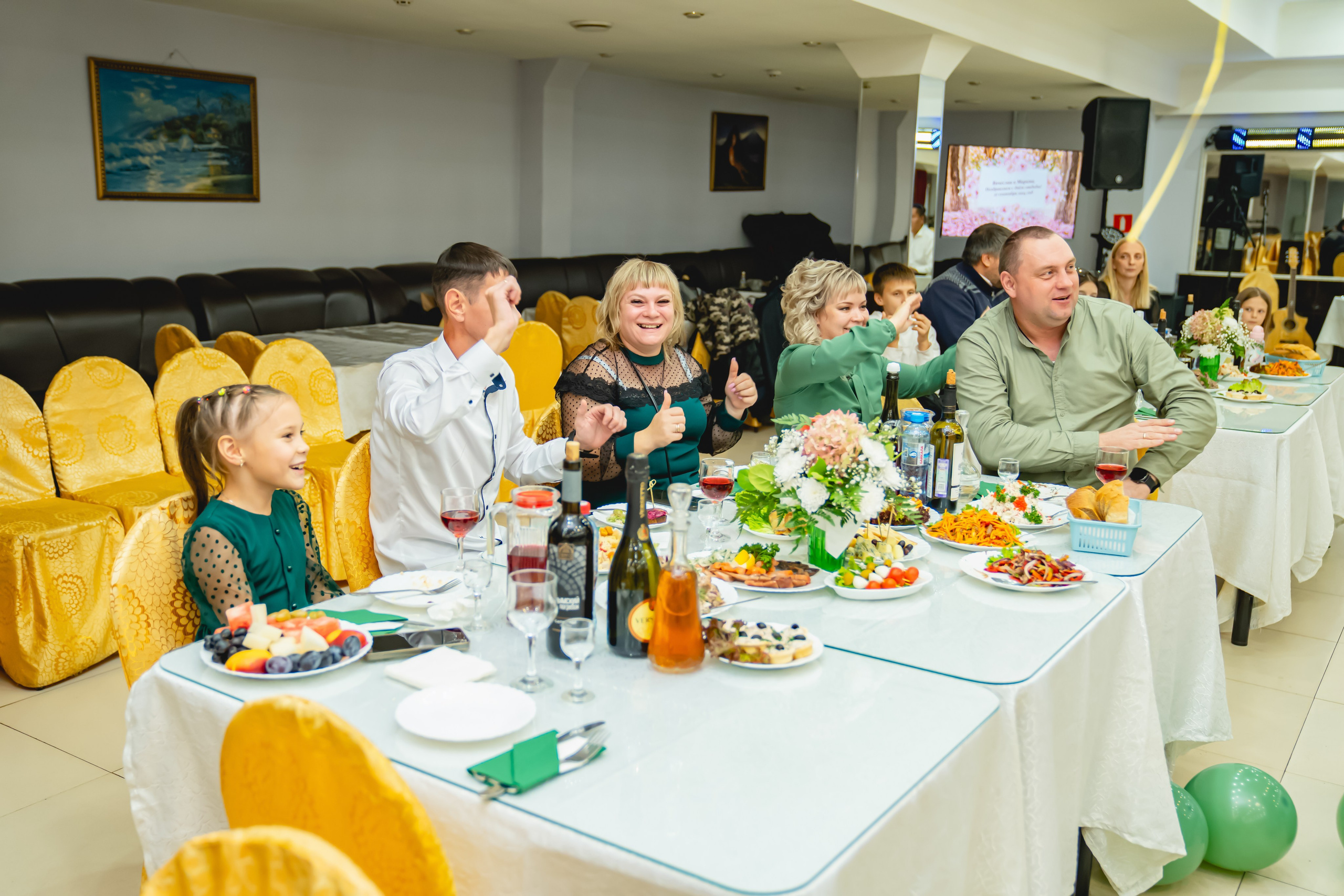 Осенняя Свадьба 2024. Занимаюсь профессиональной фотографией и живу рядом с Байкалом. Работаю в разных жанрах