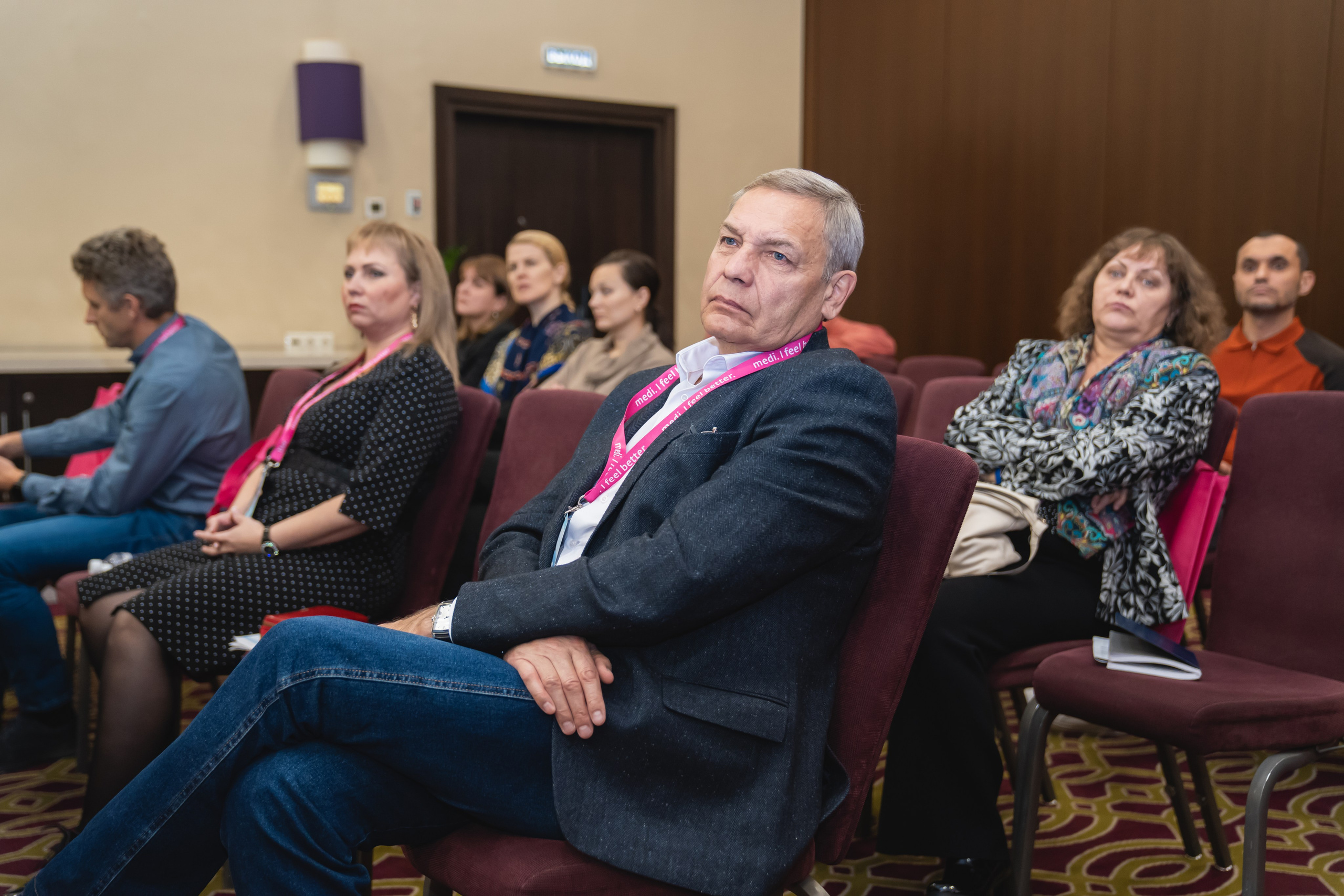 Фотосессия форумов, конференций. Занимаюсь профессиональной фотографией и живу рядом с Байкалом. Работаю в разных жанрах