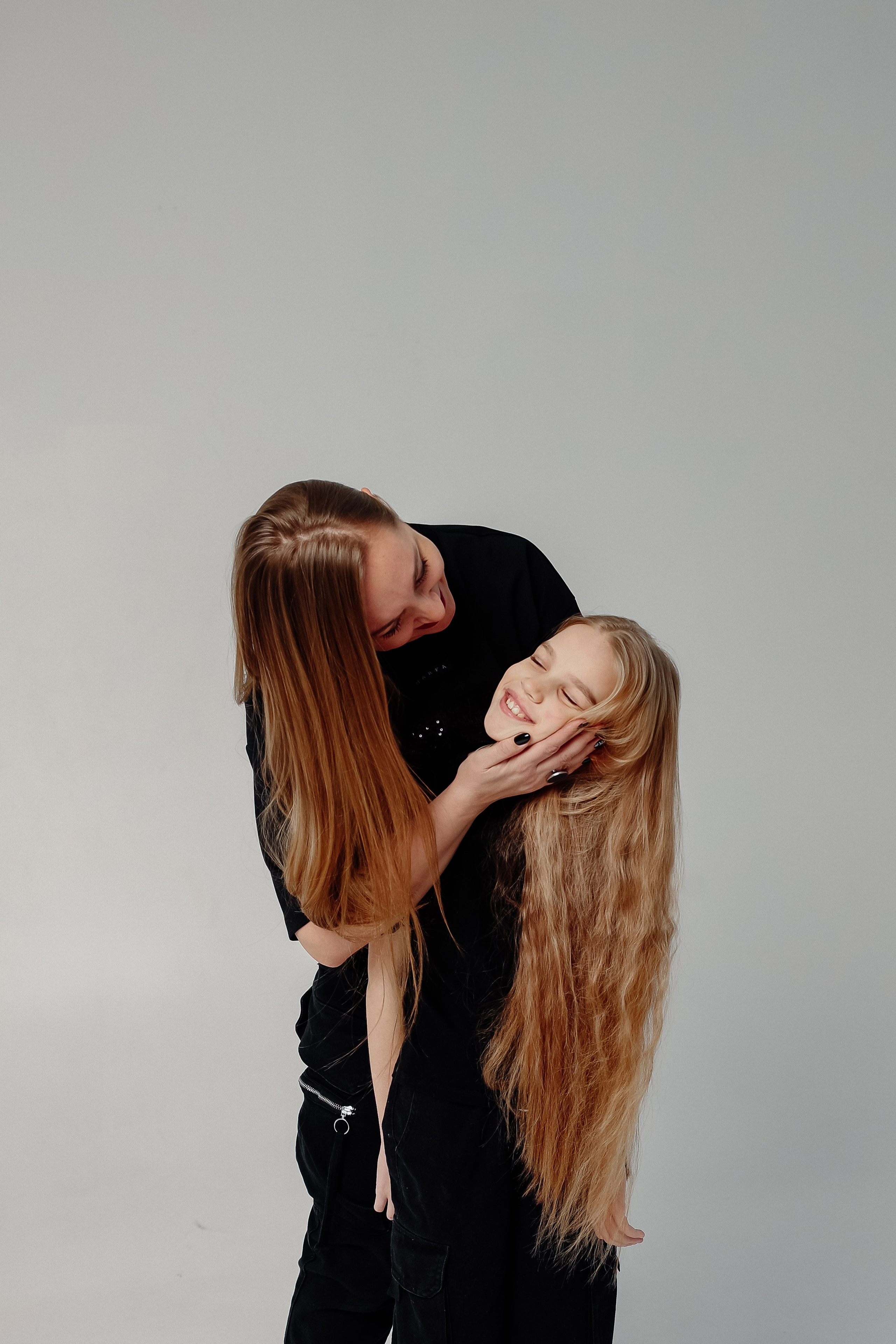 Минимализм. Фотограф Авилова Дарья ● Тюмень● Съемка больших семей ●Архив поколений