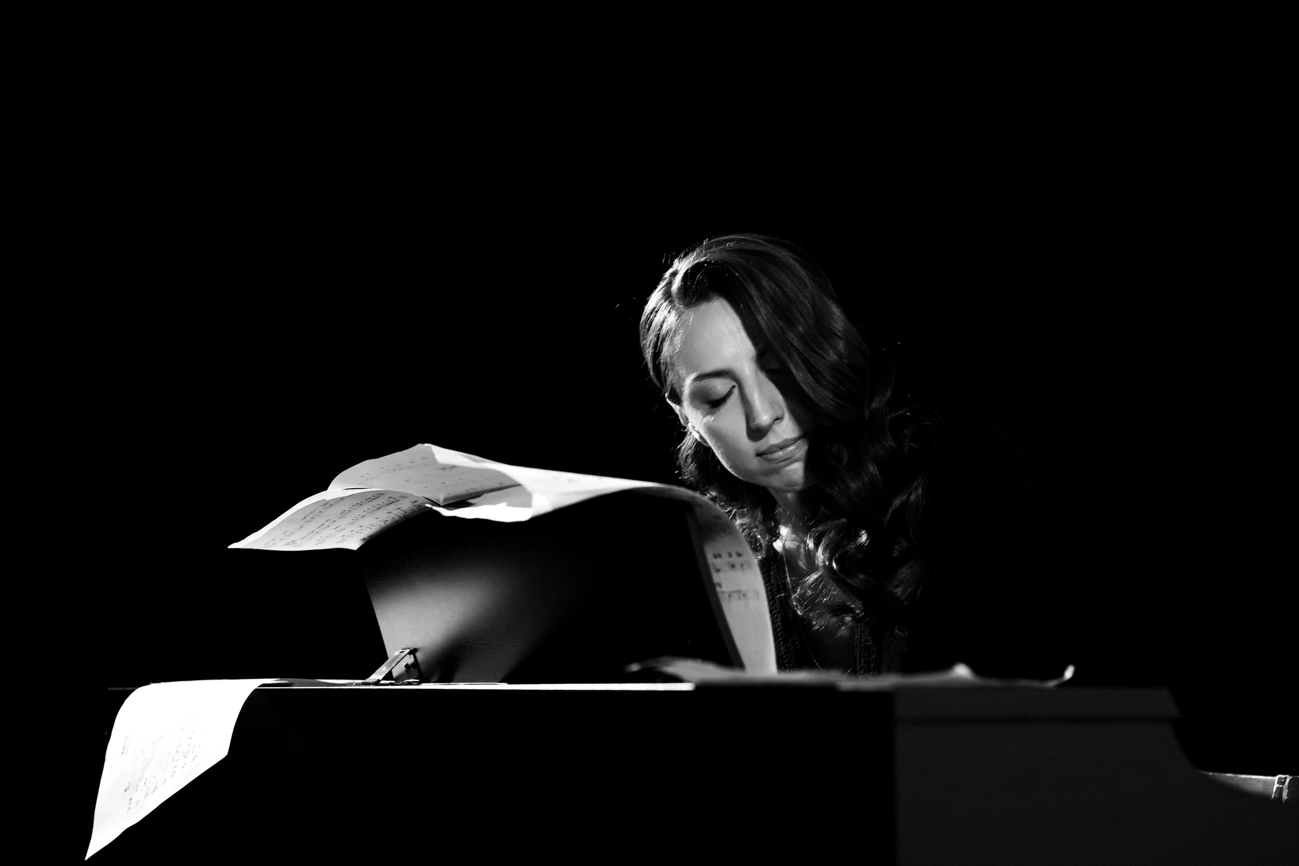 Композитор Юлия Перминова. Фотосъемка. Фотограф в Тюмени Даша Михнова. Портреты, фотопроекты, фотодни