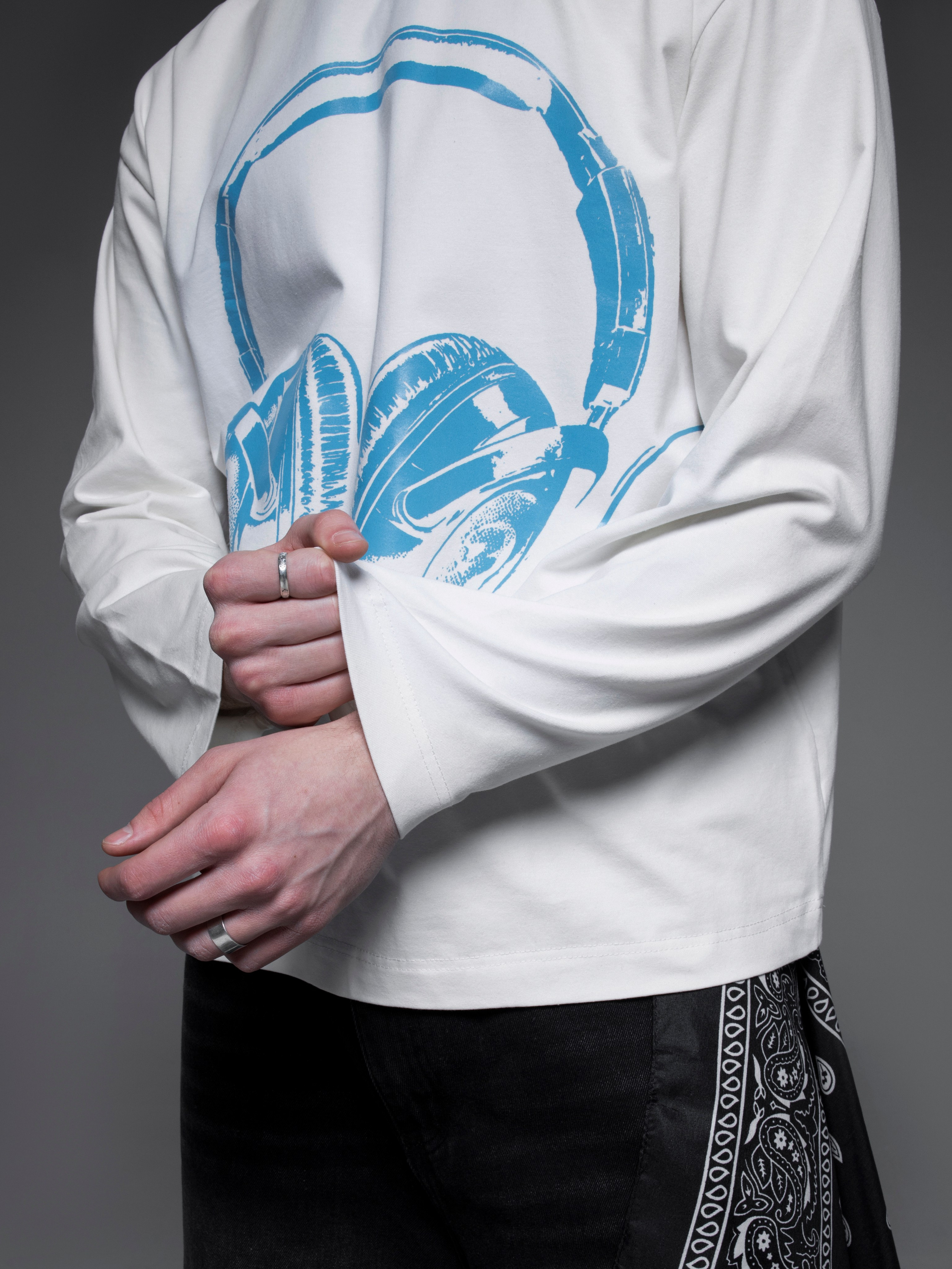 КАТАЛОГ | серый фон. RUNA production — стильные съемки для брендов