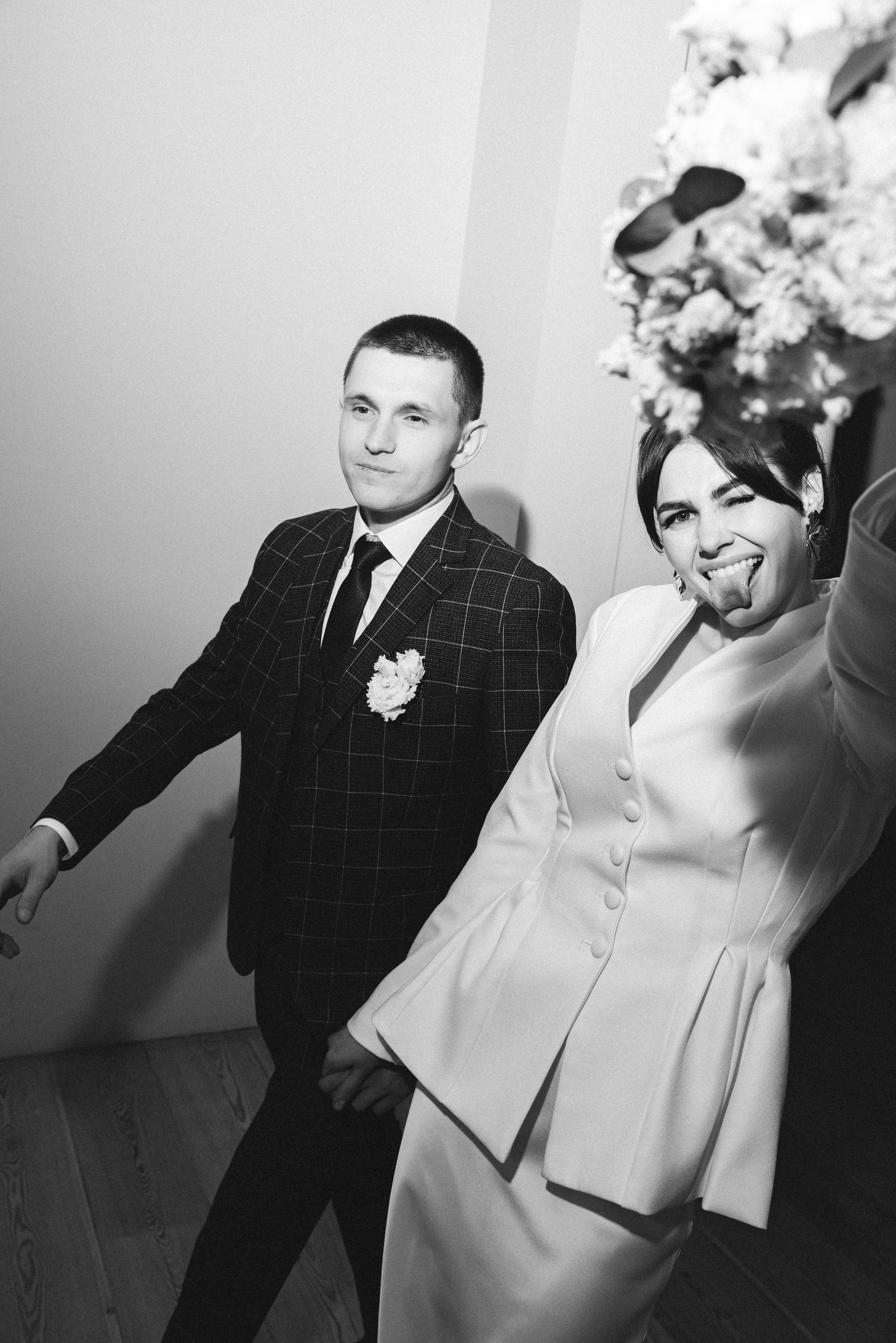 Евгений & Анастасия (отель/роспись). Свадебный, семейный, женский фотограф в Москве, Мытищах, Королёве Ксения Узилле