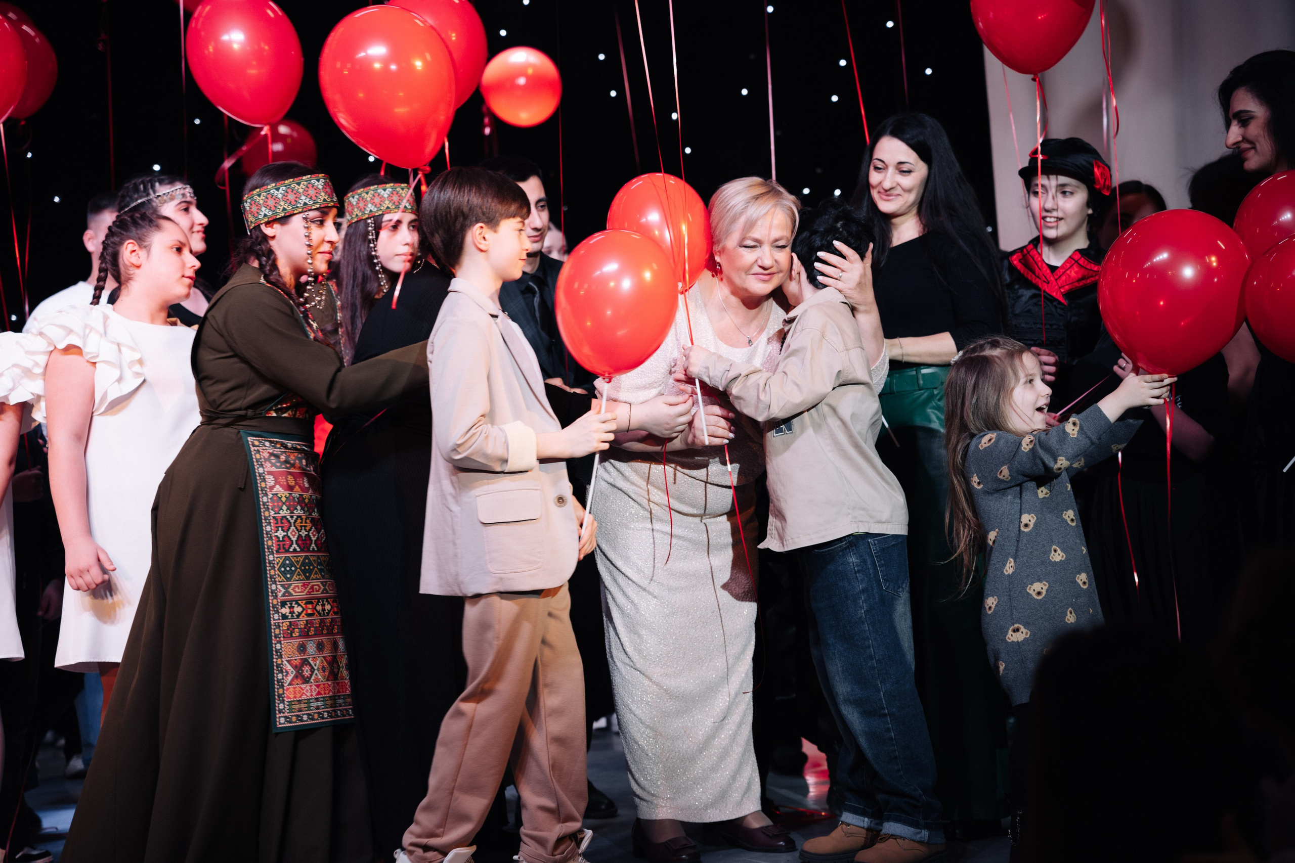 Благотворительный концерт в помощь Артему Сардаряну. Фотограф Артем Севостьянов. Профессиональная фотосъемка в Ногинске, Москве, Московской области и за границей