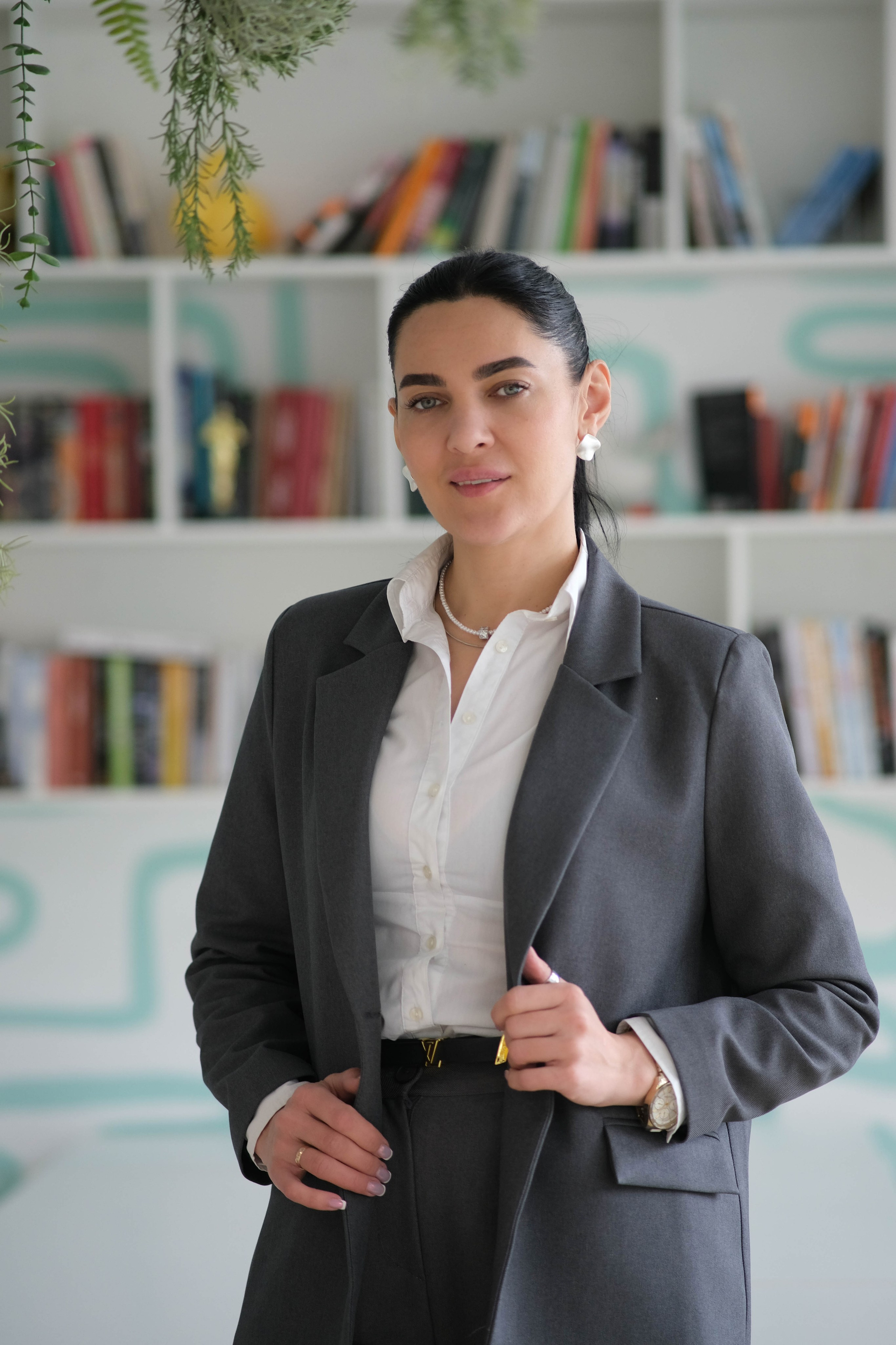 Съемка на визитки сотрудников агенства недвижимости + лайф фото. Главная