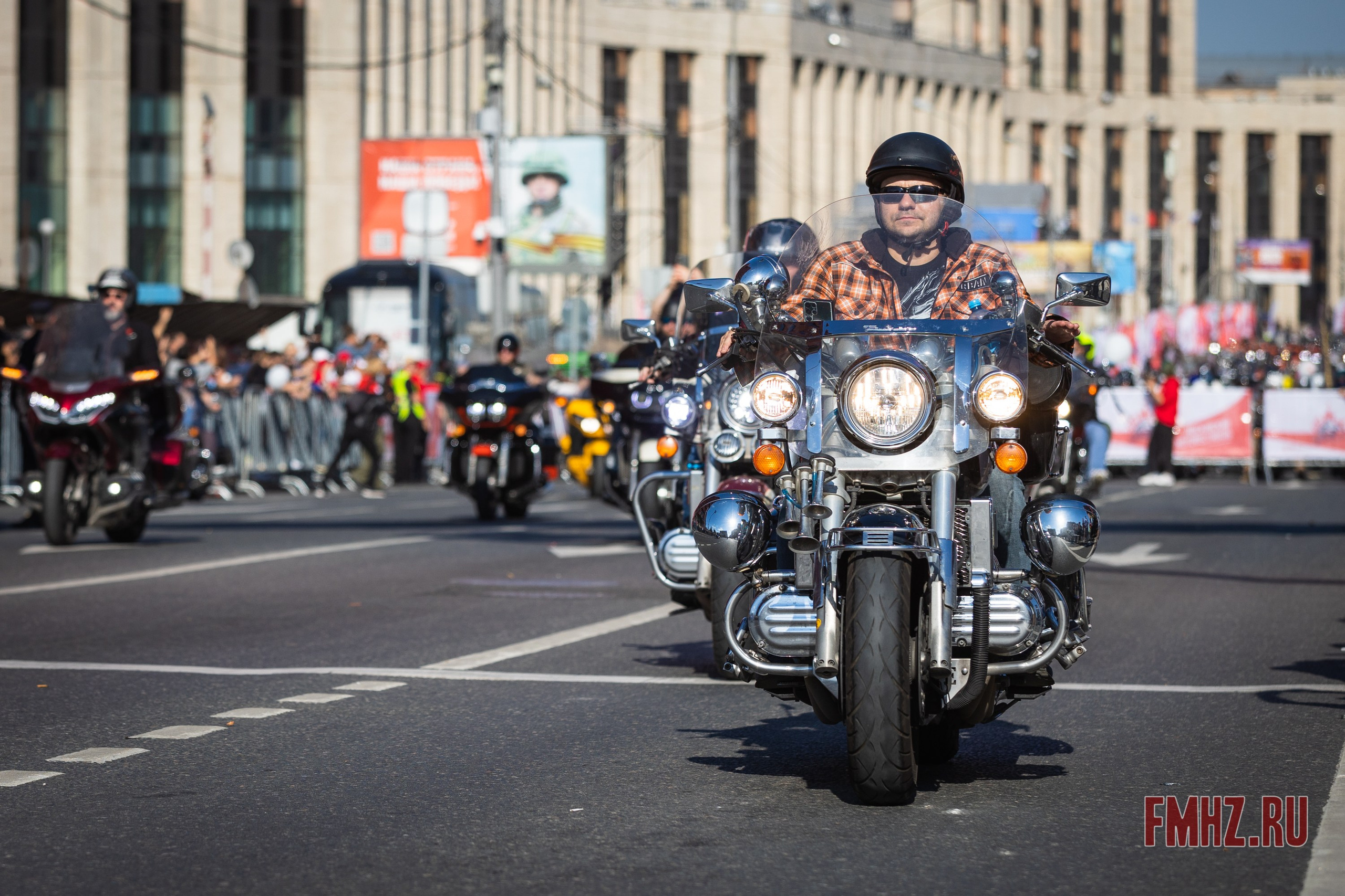 Закрытие Мотосезона 2023 на проспекте Академика Сахарова. Фотограф Владимир Охрименко
