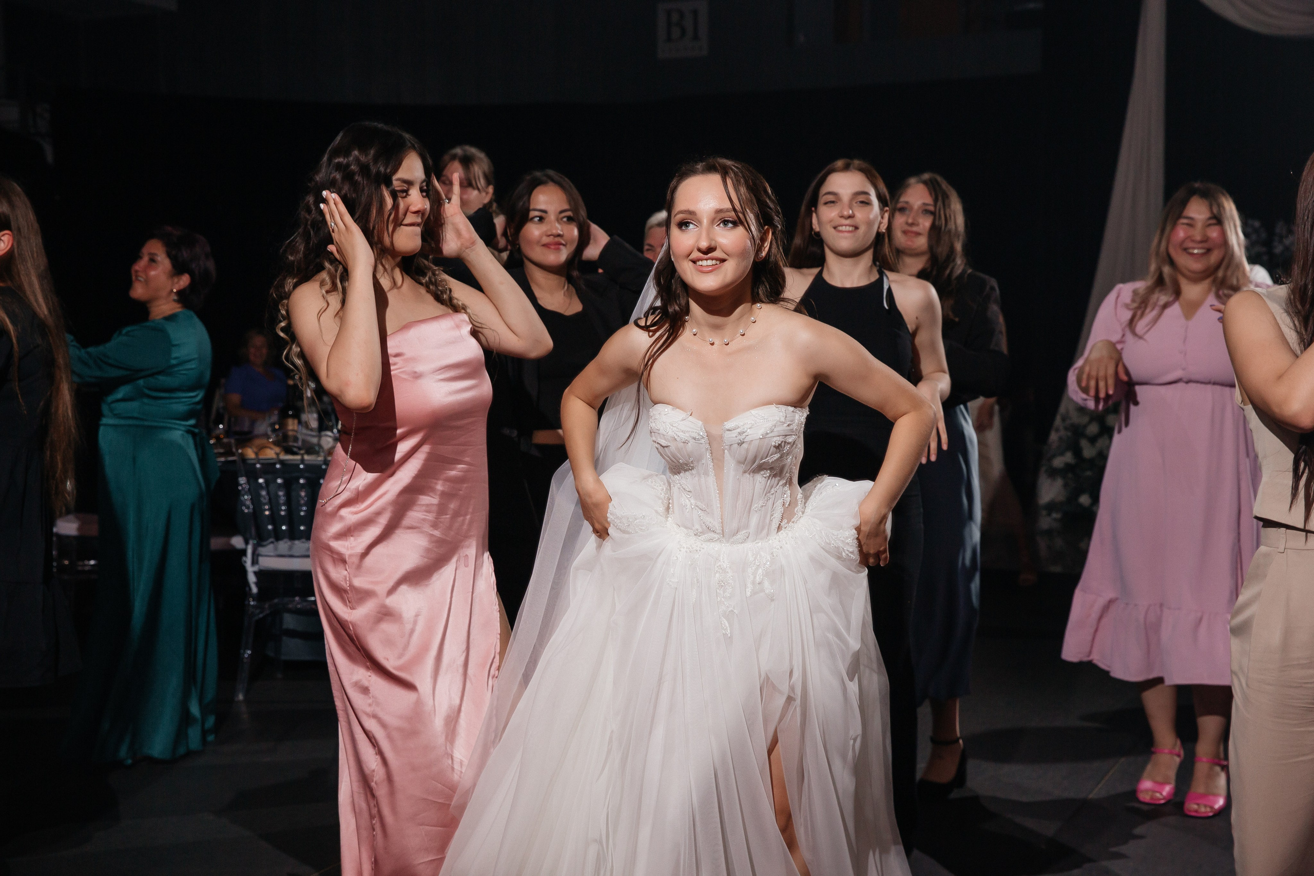 Уютная свадьба — Аскар и Катя на Марсовом поле. Свадебный фотограф в Оренбурге Илья Володьков