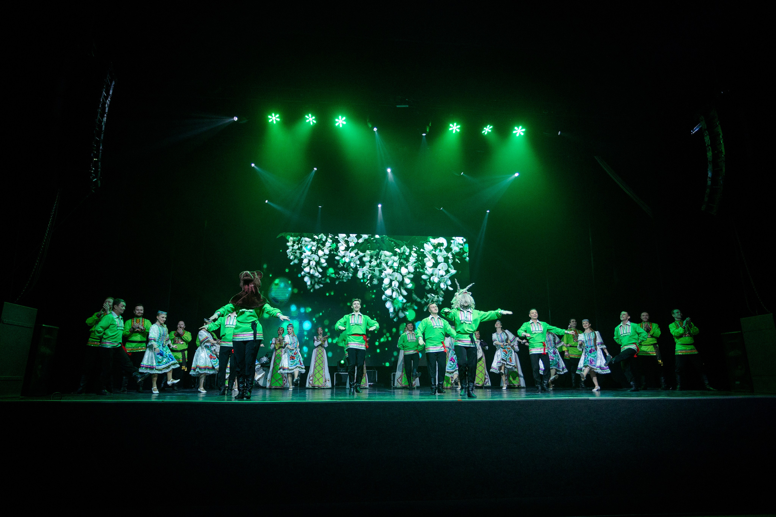 РЕПОРТАЖ: НОВЫЙ ГОД В ДК МЕТАЛЛУРГ. Профессиональный фотограф в Ижевске Леша Петров