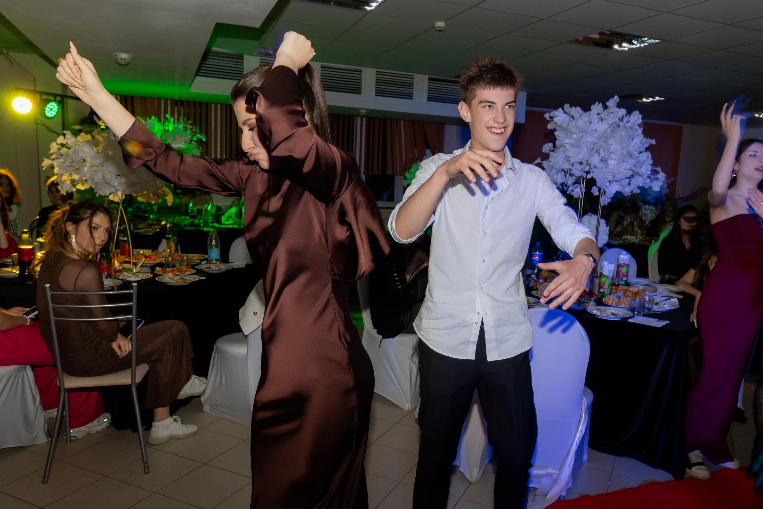 Школьный выпускной 2025 год в Минске, Беларуси. Свадебный фотограф в Минске/Беларуси Сергей Спиридонов