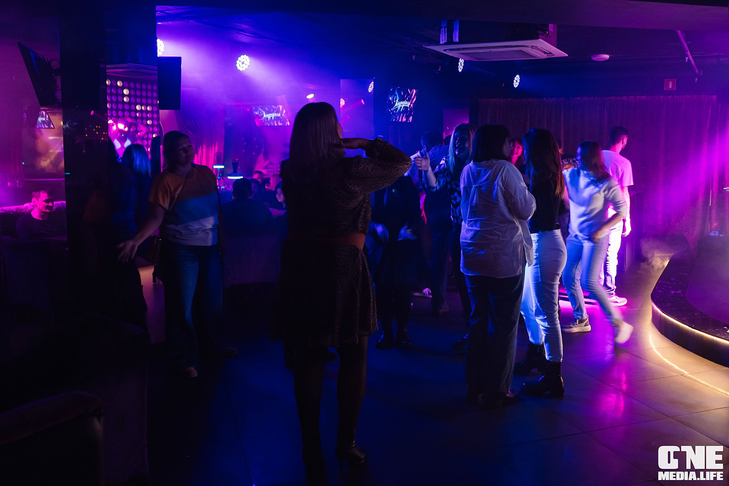 Фоторепортаж из караоке-клуба Эйфория. One Media Life: фоторепортажи, фотоотчеты с мероприятий и заведений