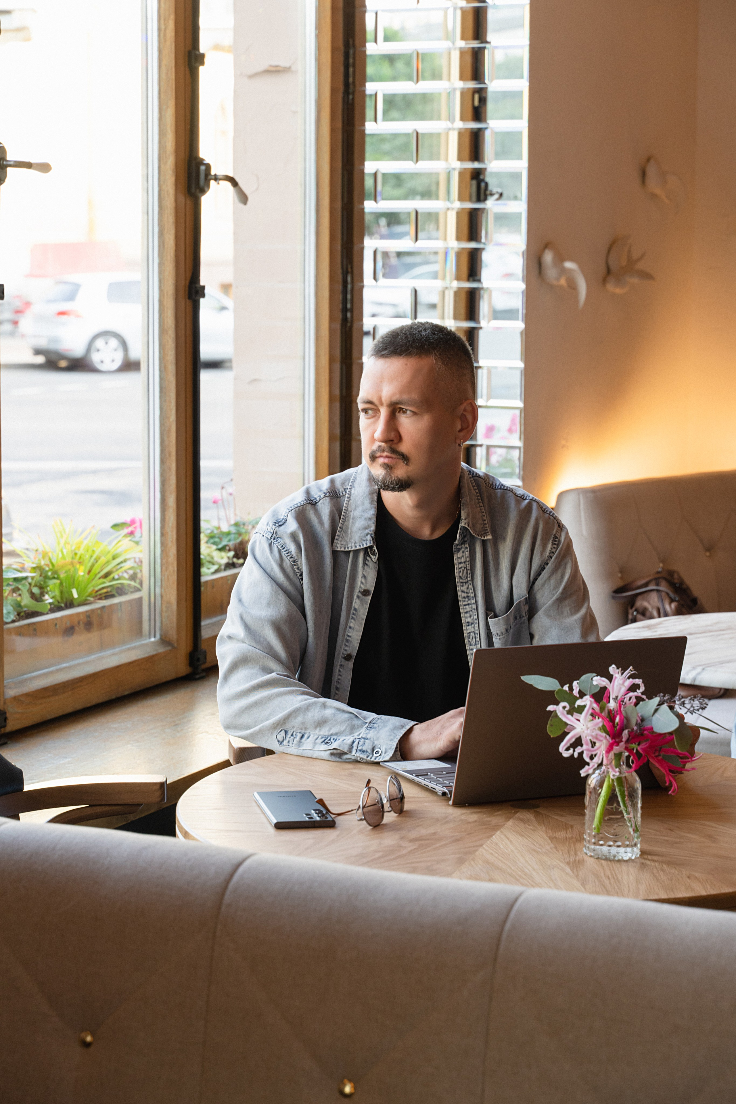 АЛЕКСАНДР. Портретный фотограф. Актёрское портфолио