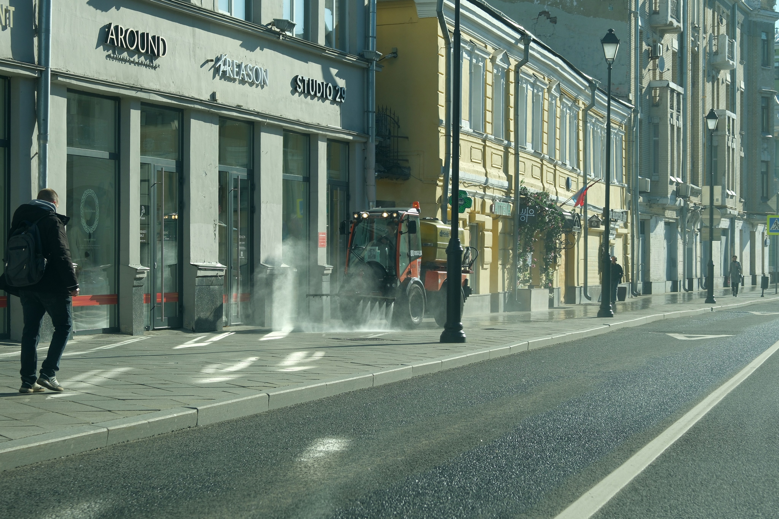 Улица, люди, жизнь…