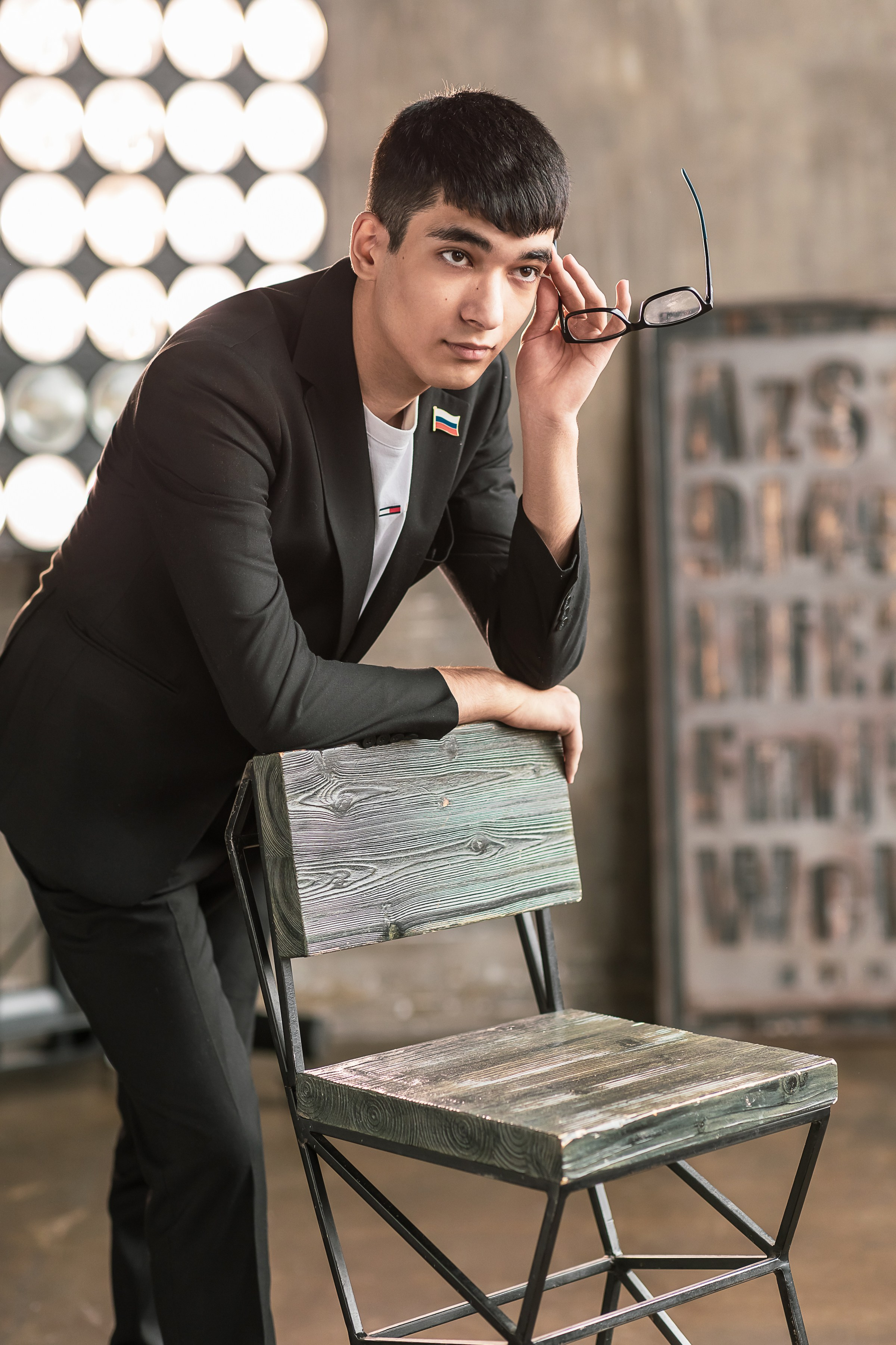 студийная портретная съемка школьников на выпускной альбом