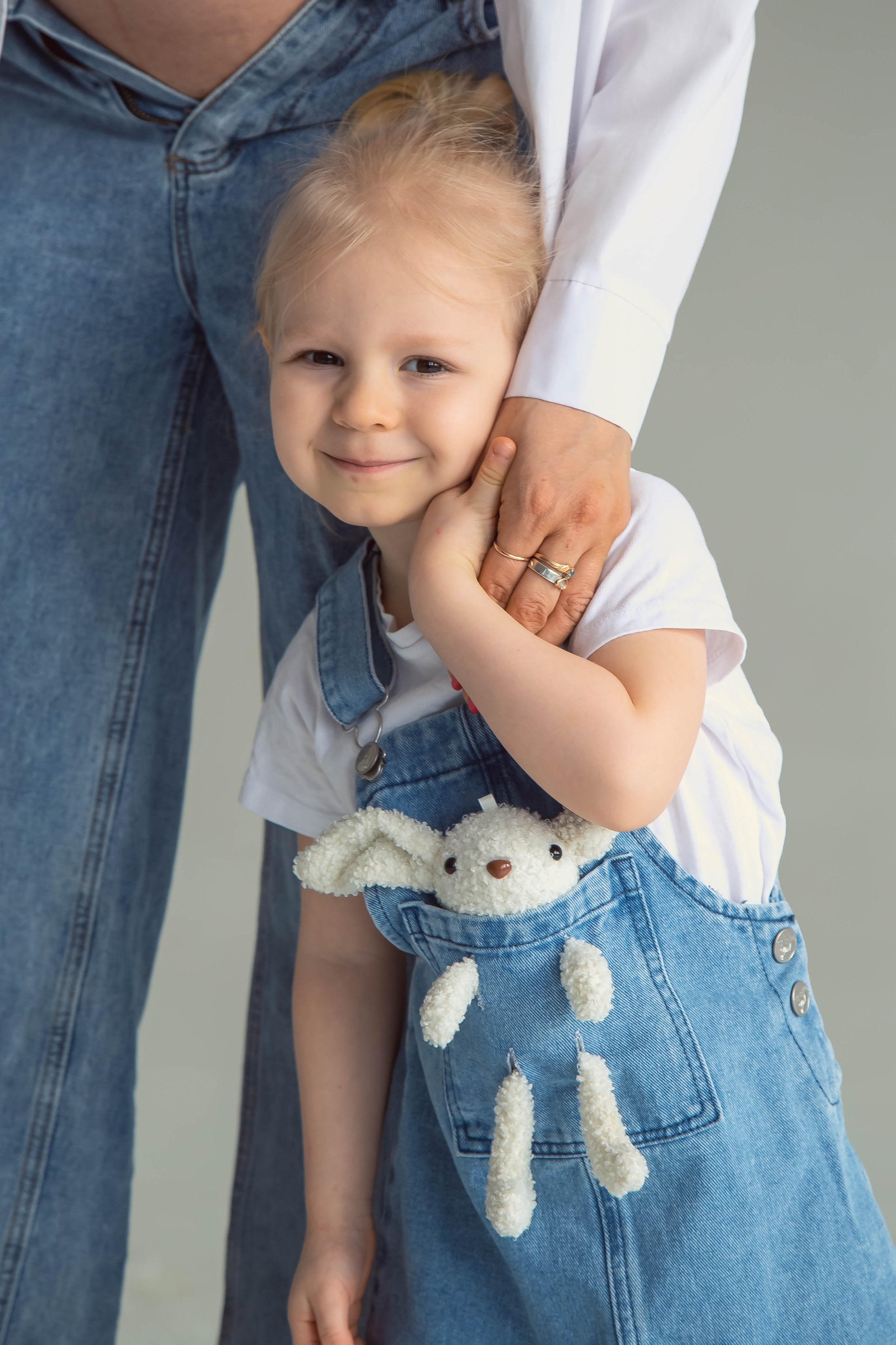 Семейная фотосессия в студии в Москве. Семейный фотограф в Москве Влада Лунина