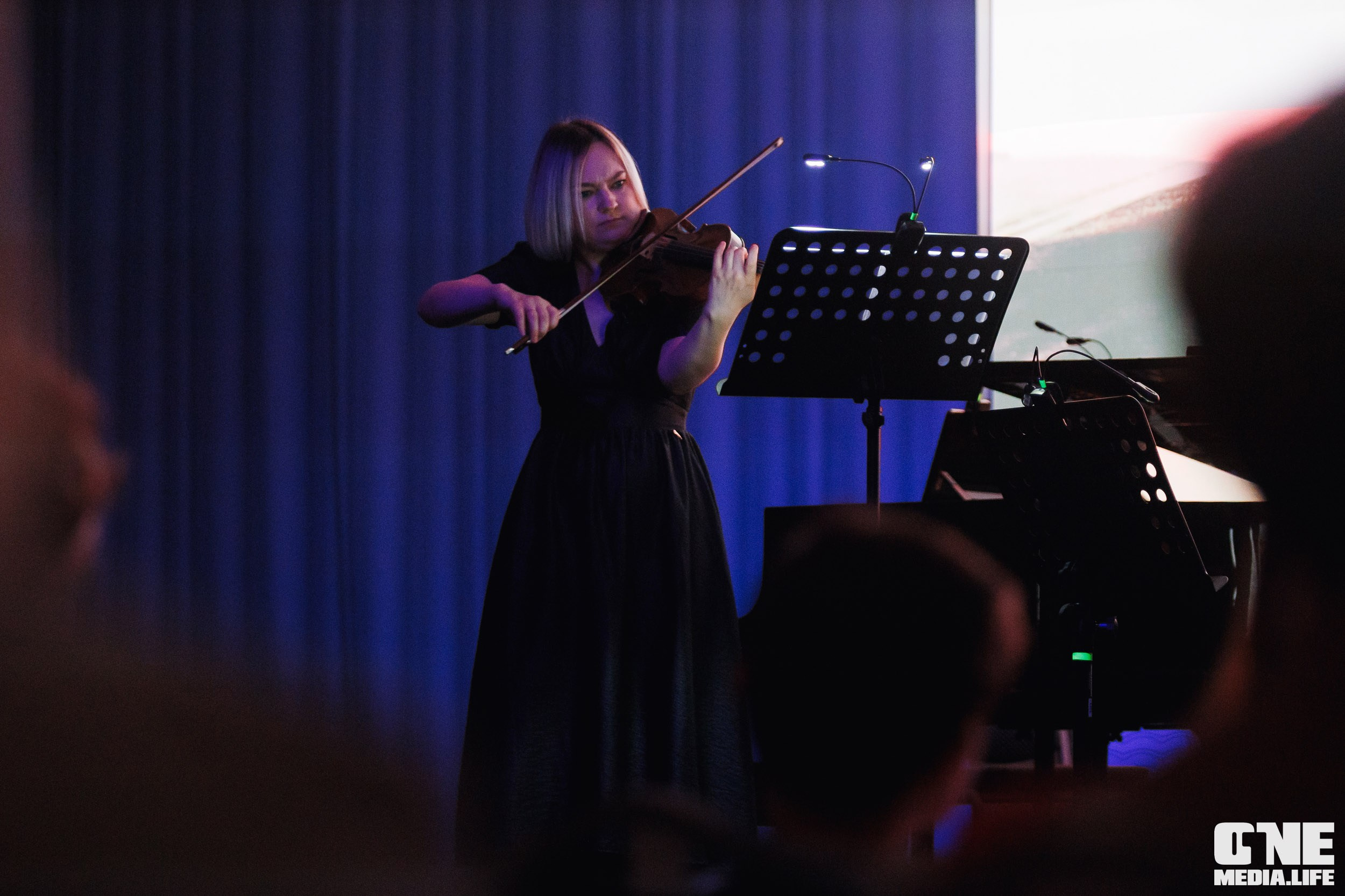 Фоторепортаж из Янтарь Холла. One Media Life: фоторепортажи, фотоотчеты с мероприятий и заведений