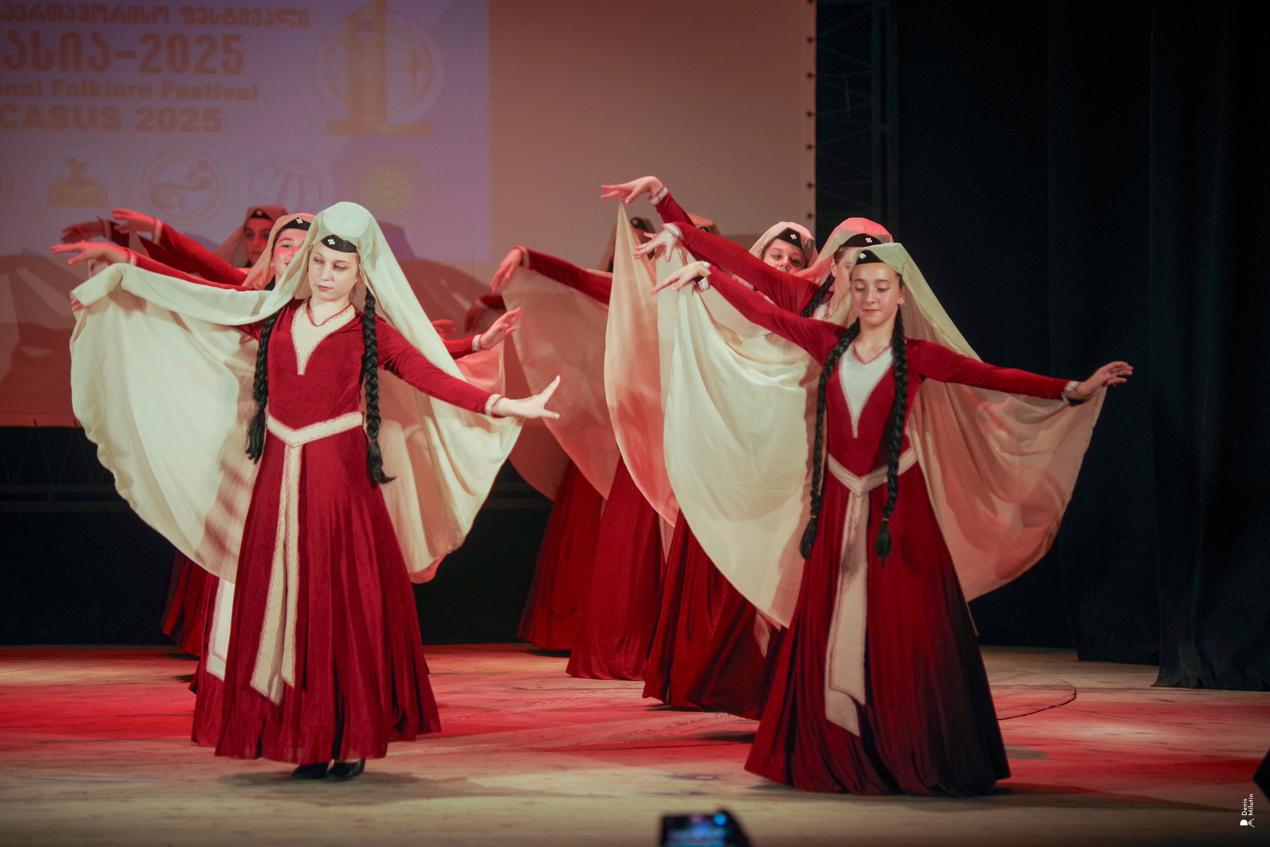 Танцы в прекрасном Они. Портретный фотограф Денис Милютин