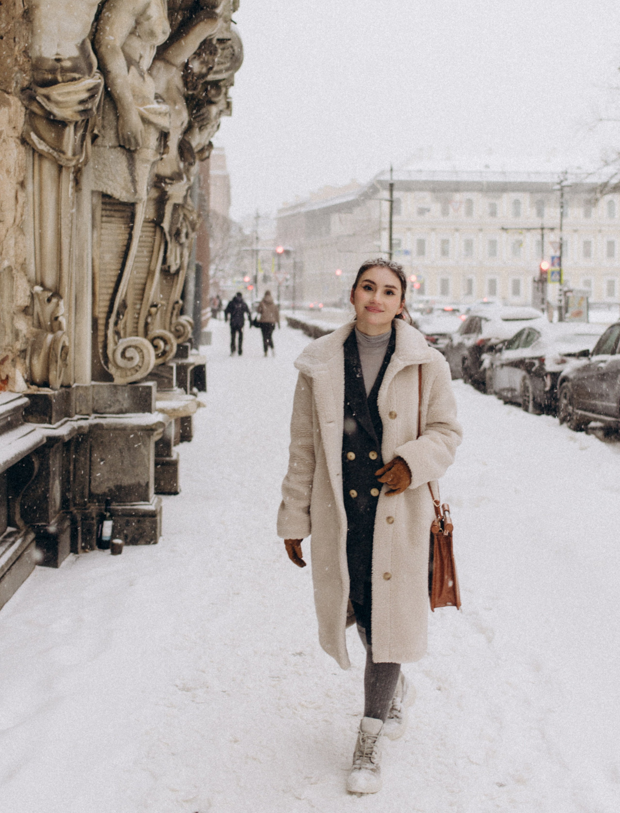 Яна в снежном городе. Портретный фотограф в Санкт-Петербурге Катя Протасевич