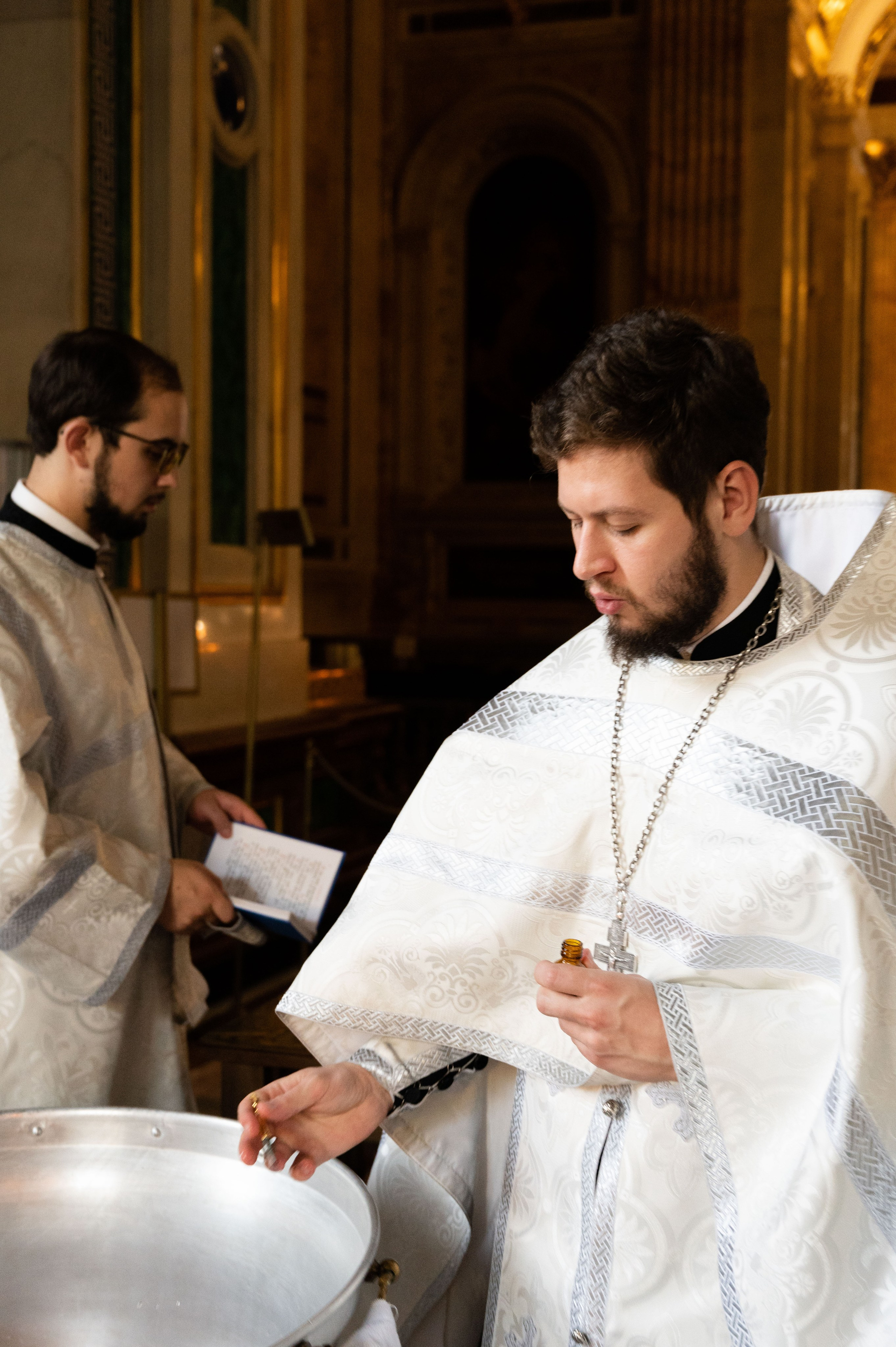 Крещение. Профессиональный фотограф беременности в СПБ. Стильные фотосессии беременности в стиле минимализм и классическая фотография