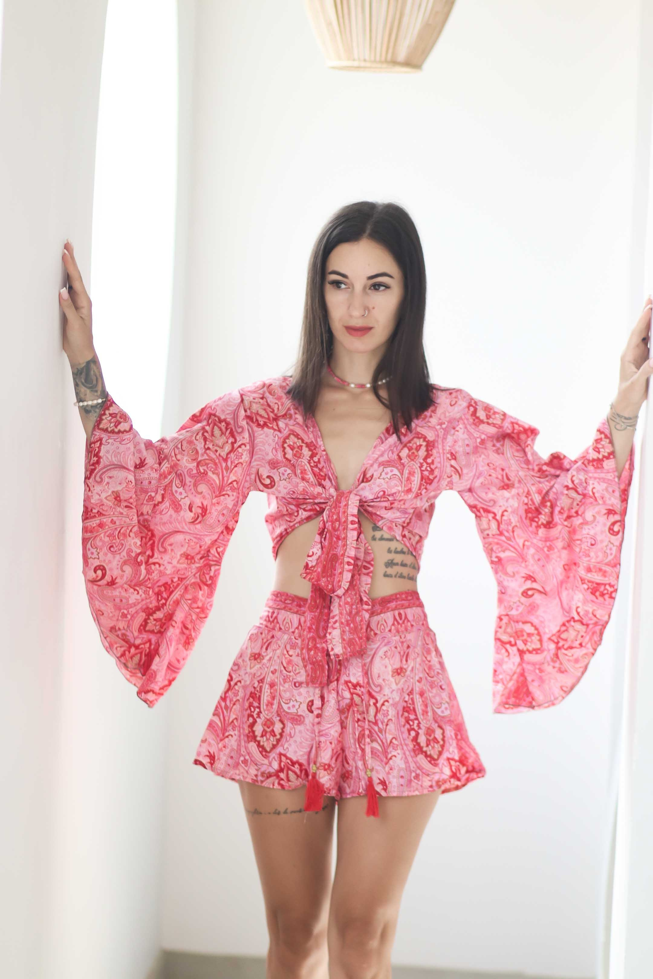 Коллекция купальников бикини. Фотограф на Шри-Ланке