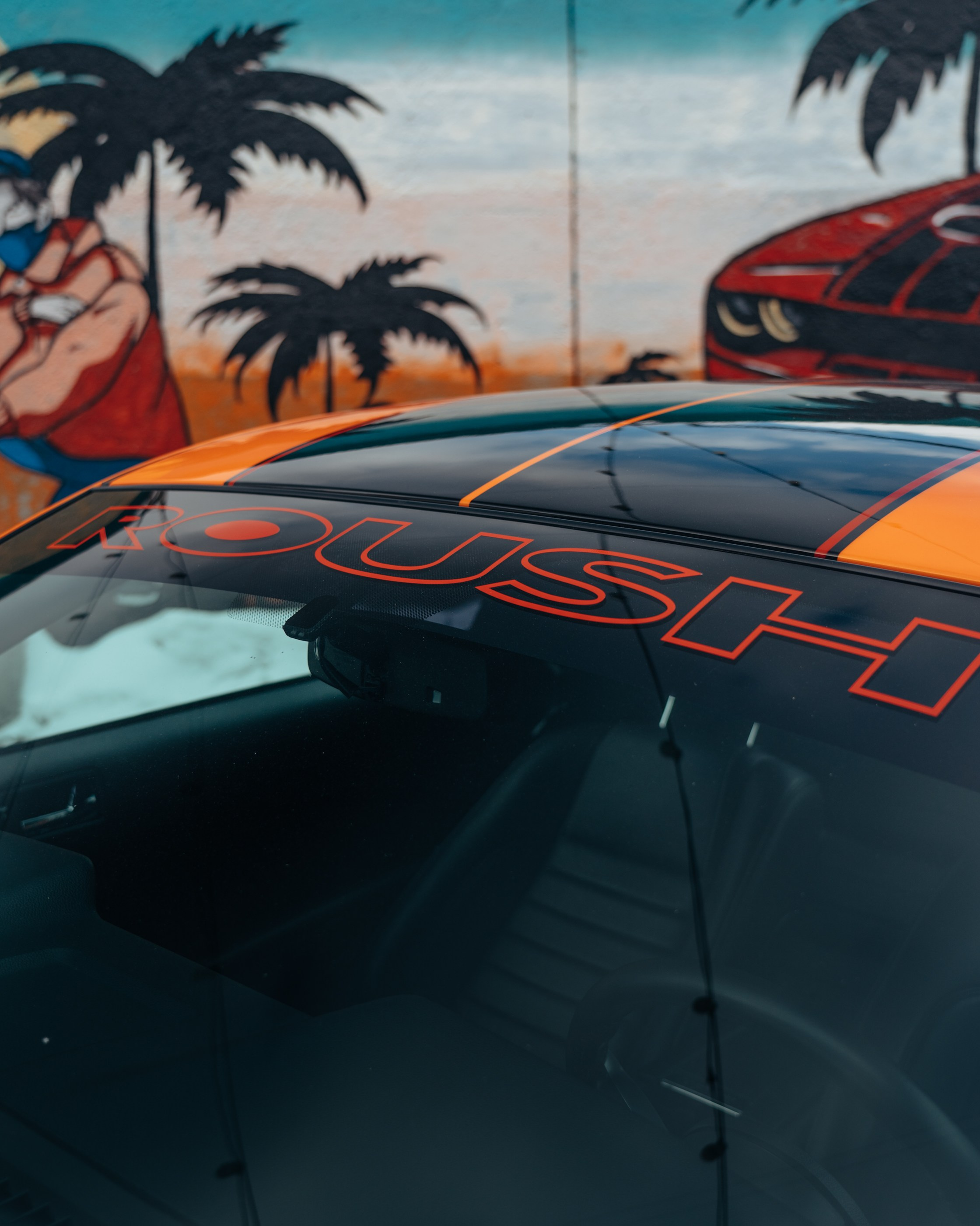 Ford Mustang Roush оранжевый окрас кузова и выкрас полос. DeLorein