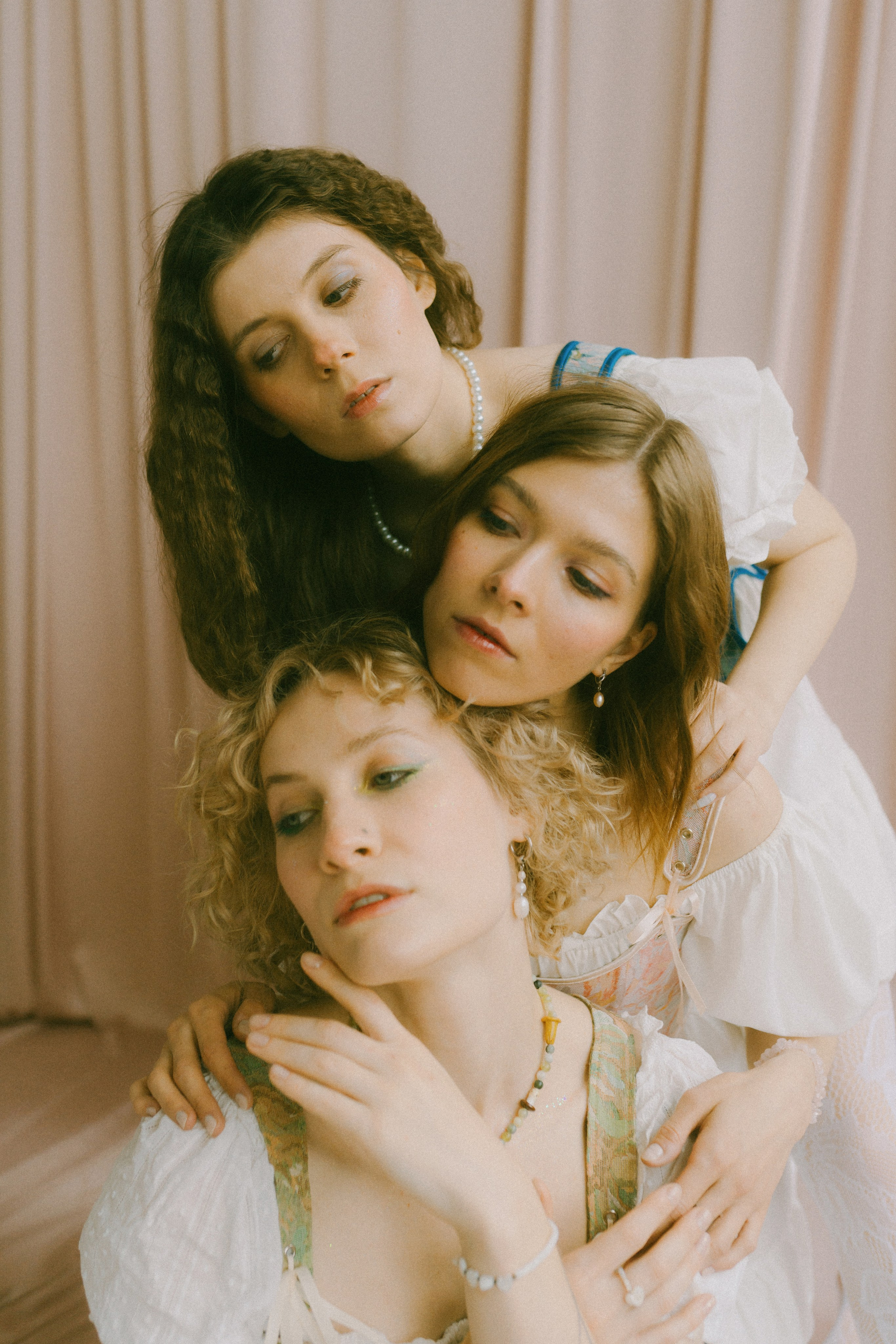 Ксюша, Леона и Василиса. Портретный фотограф в Москве Ефанова Ульяна. Женский портрет