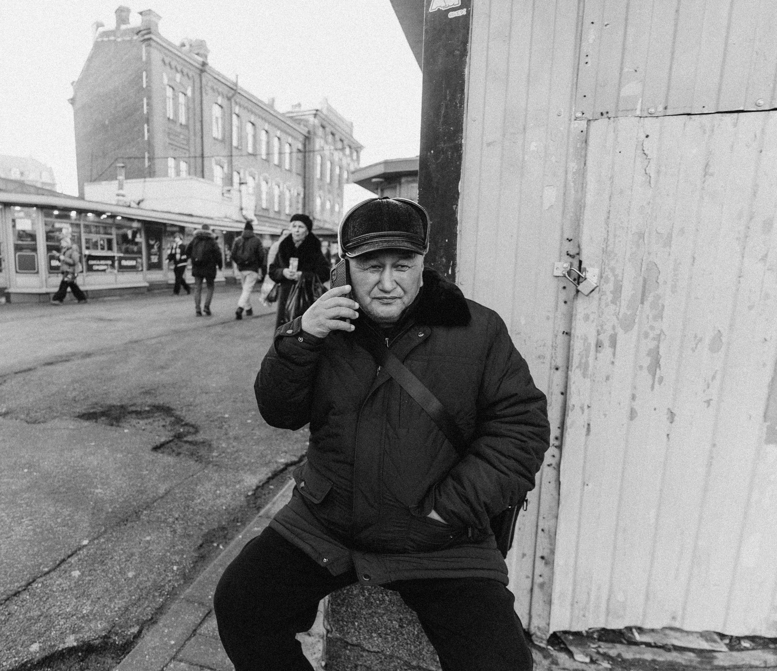 2026. Стрит-фотография, полная абсурда, идиотизма и красоты