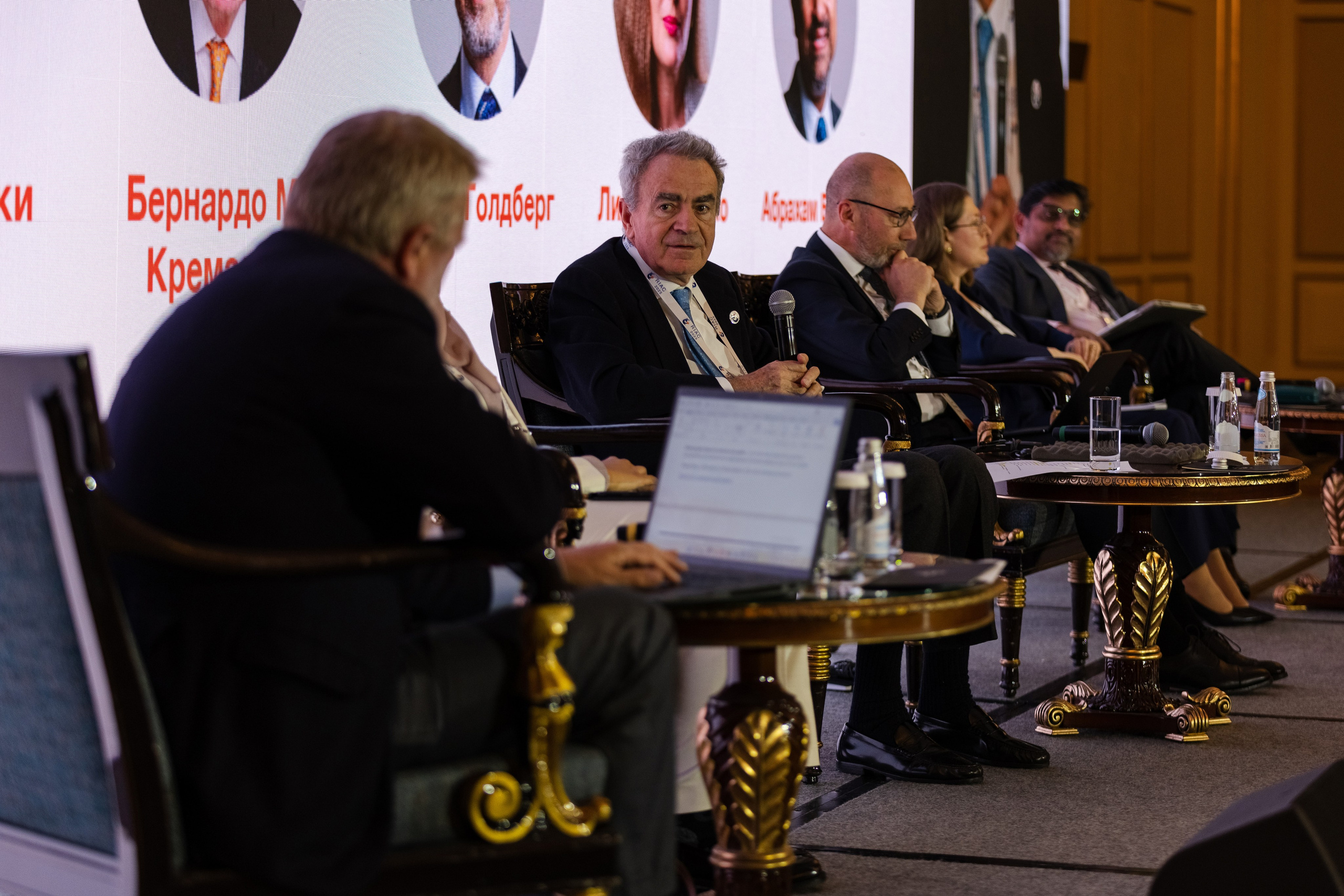 RIAC 2025. Свадебный репортажный фотограф в Москве