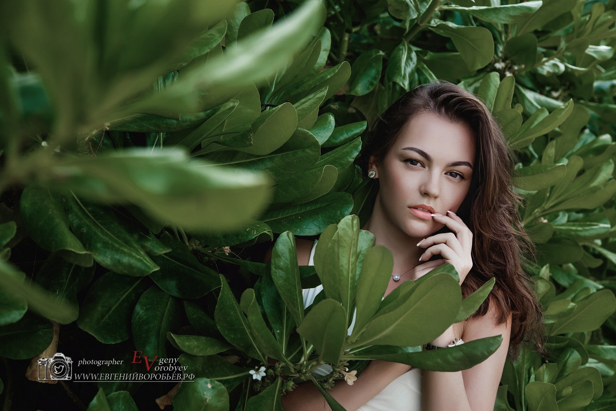 Фотосессия Пхукет фотограф красивая сексуальная девушка в купальнике на пляже Патонг Ката Карон Найхарн Майкао идея место поза пример фото море заказать фотосъёмку Phuket Patong Naiharn цена стоимость описание фотосессии 