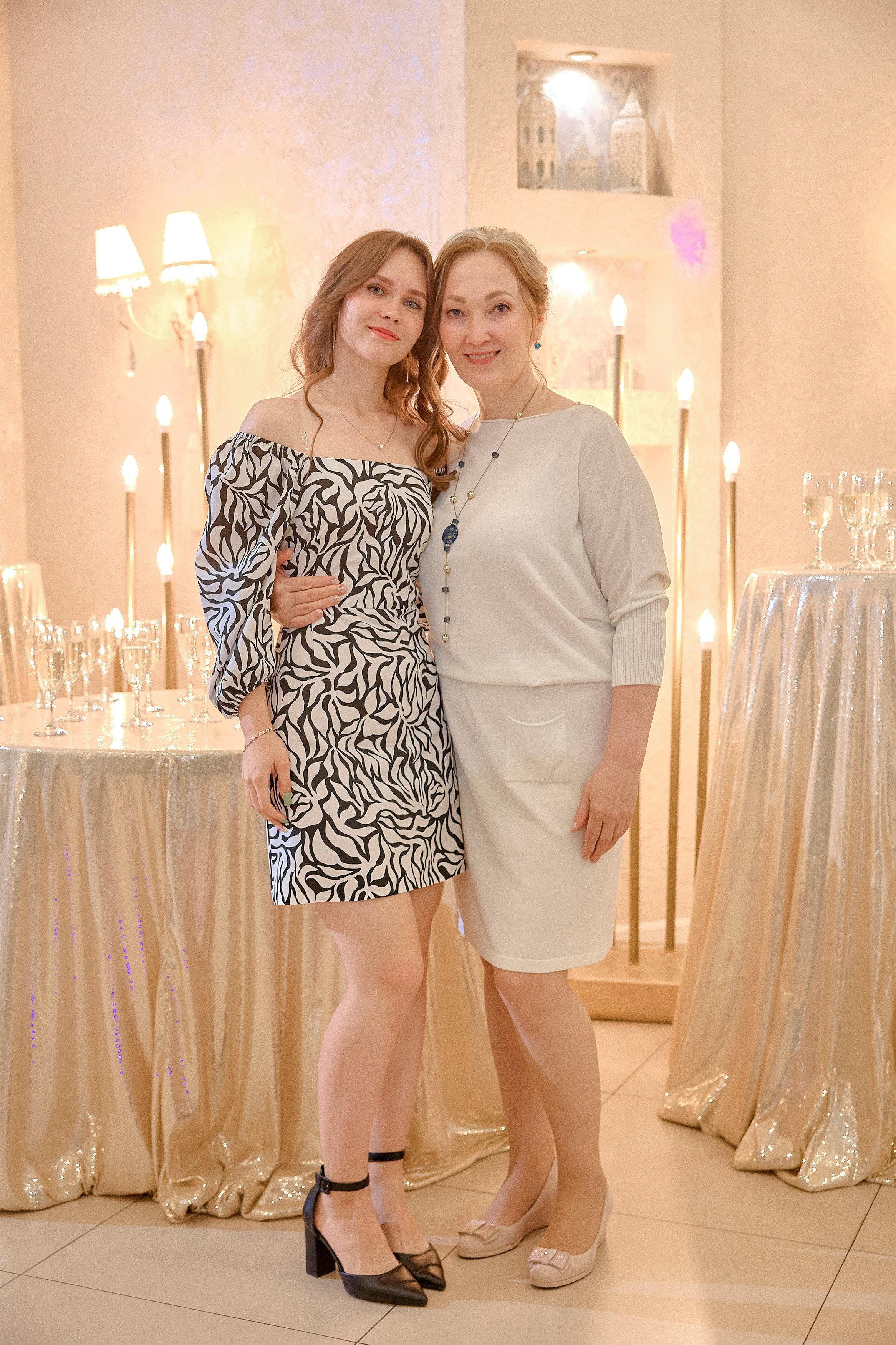 Портфолио репортажной фотосъёмки: Выпускной в ресторане «Император». Фотограф Яковлев Роман — Красноярск