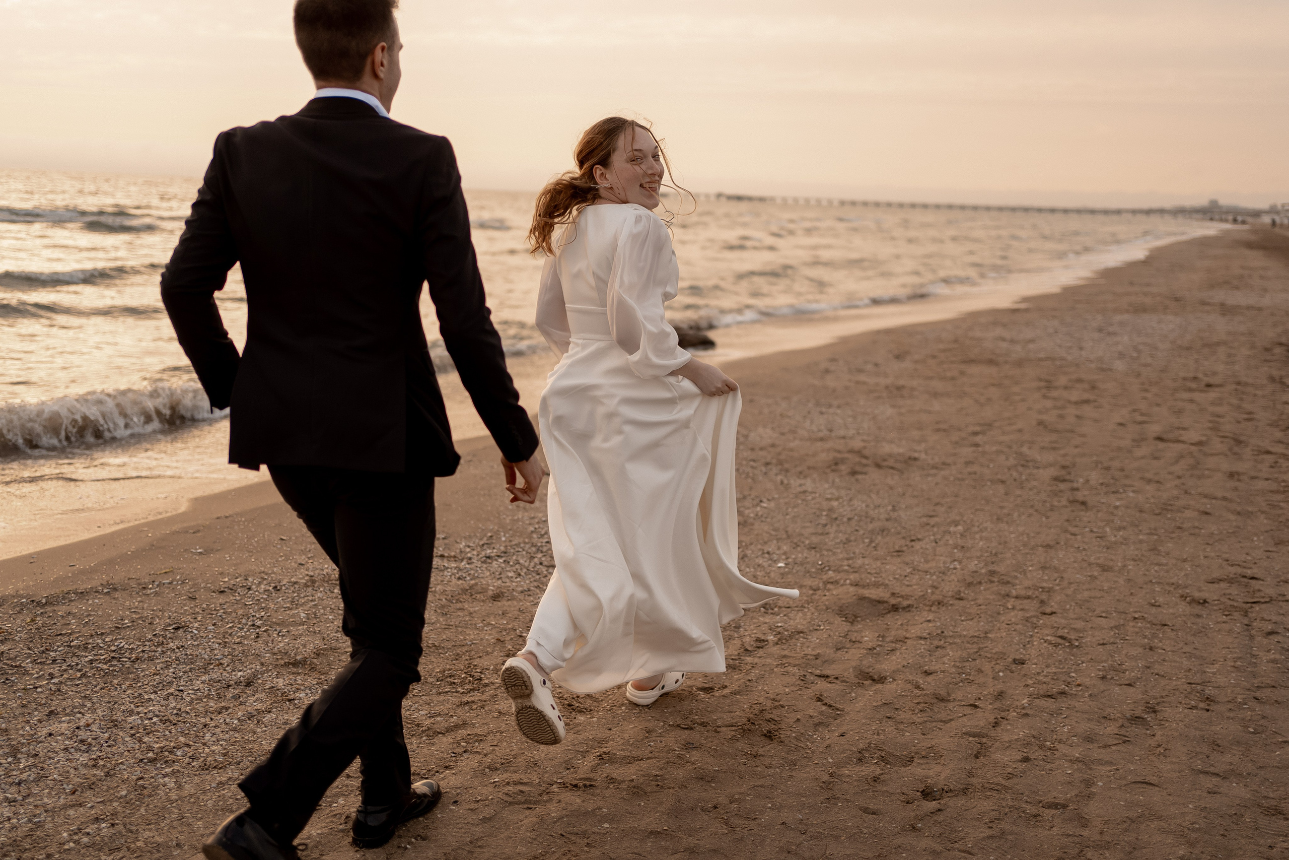 Свадебная прогулка на море в Анапе. Карпенко Марина свадебный и семейный фотограф Анапа, Краснодар, Геленджик, Сочи, Темрюк