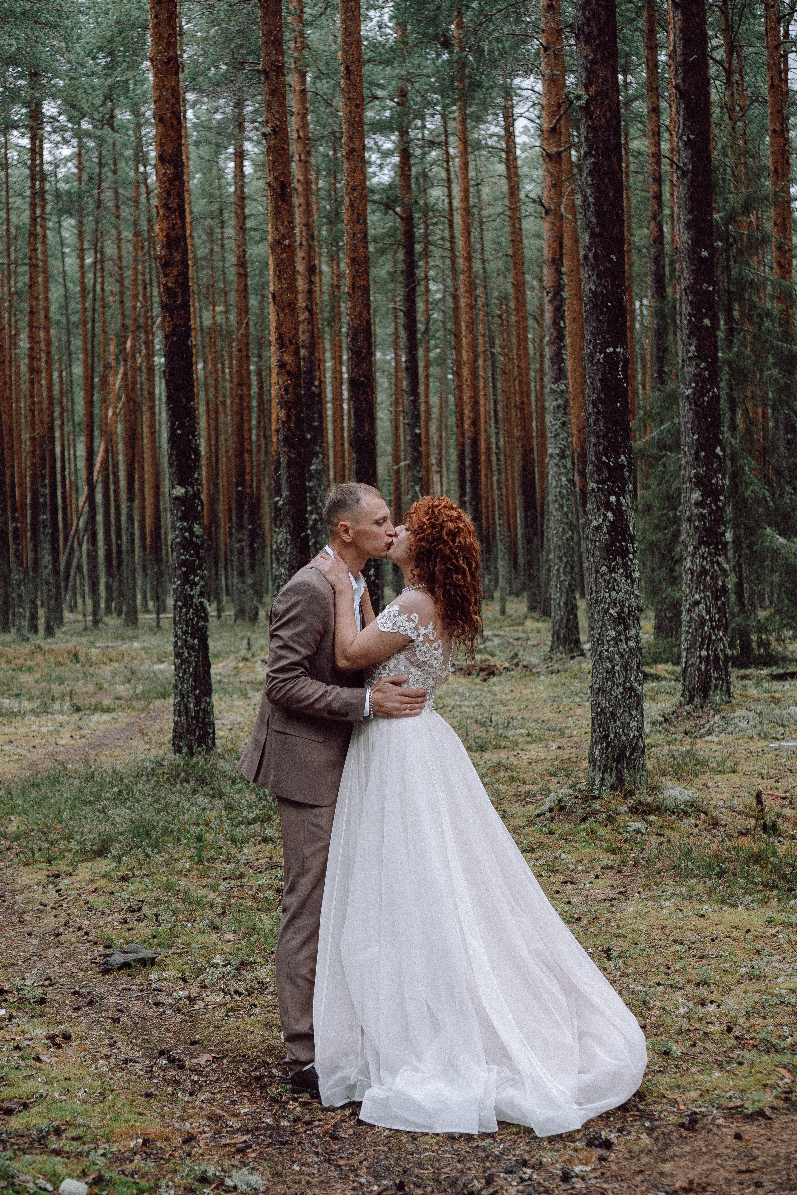 СВАДЕБНАЯ ФОТОСЕССИИЯ ПАРЫ В ГОРОДЕ ПРИОЗЕРСК В СОСНОВОМ ЛЕСУ И С ПИКАПОМ. Профессиональный фотограф, Санкт-Петербург — Виктория Богомолова