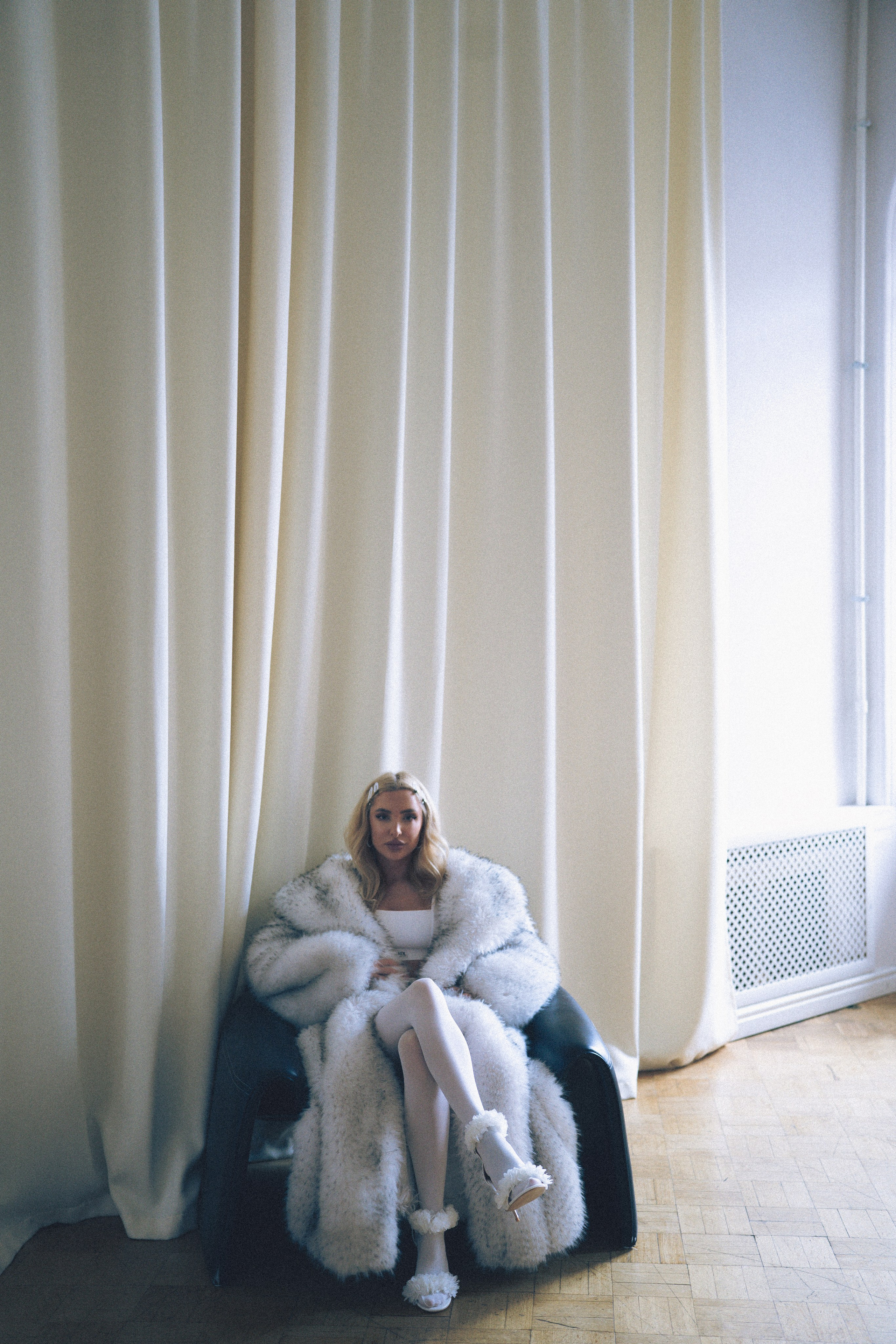 МИНИМАЛИЗМ В СТУДИИ НА ЧЕРНЫШЕВСКОЙ В СТУДИИ С БАЛКОНОМ. Профессиональный фотограф, Санкт-Петербург — Виктория Богомолова