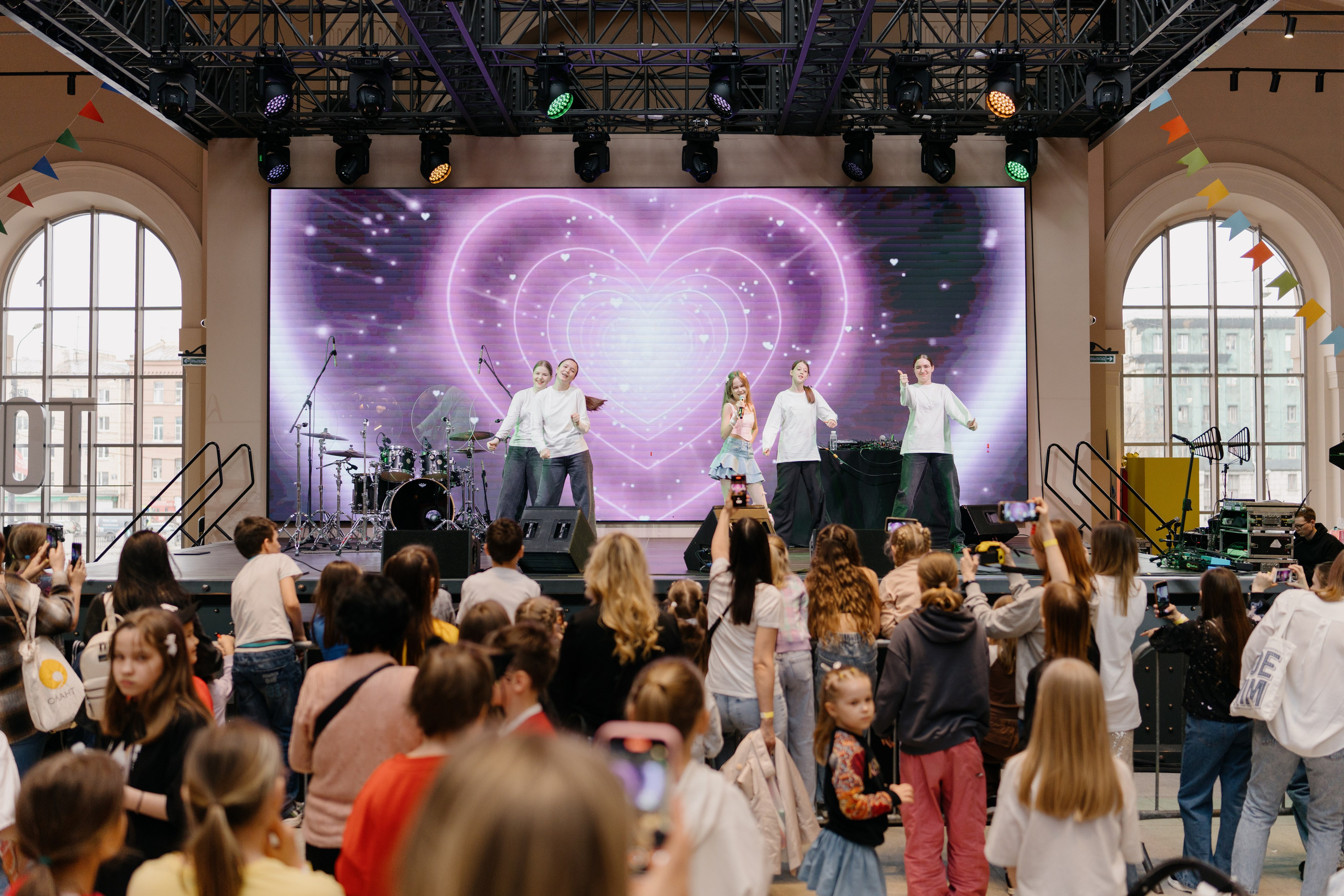 Три кота на «Каникулы с Комсомолкой» 04.05.24. Свадебный и семейный фотограф в Санкт-Петербурге Дмитрий Панин