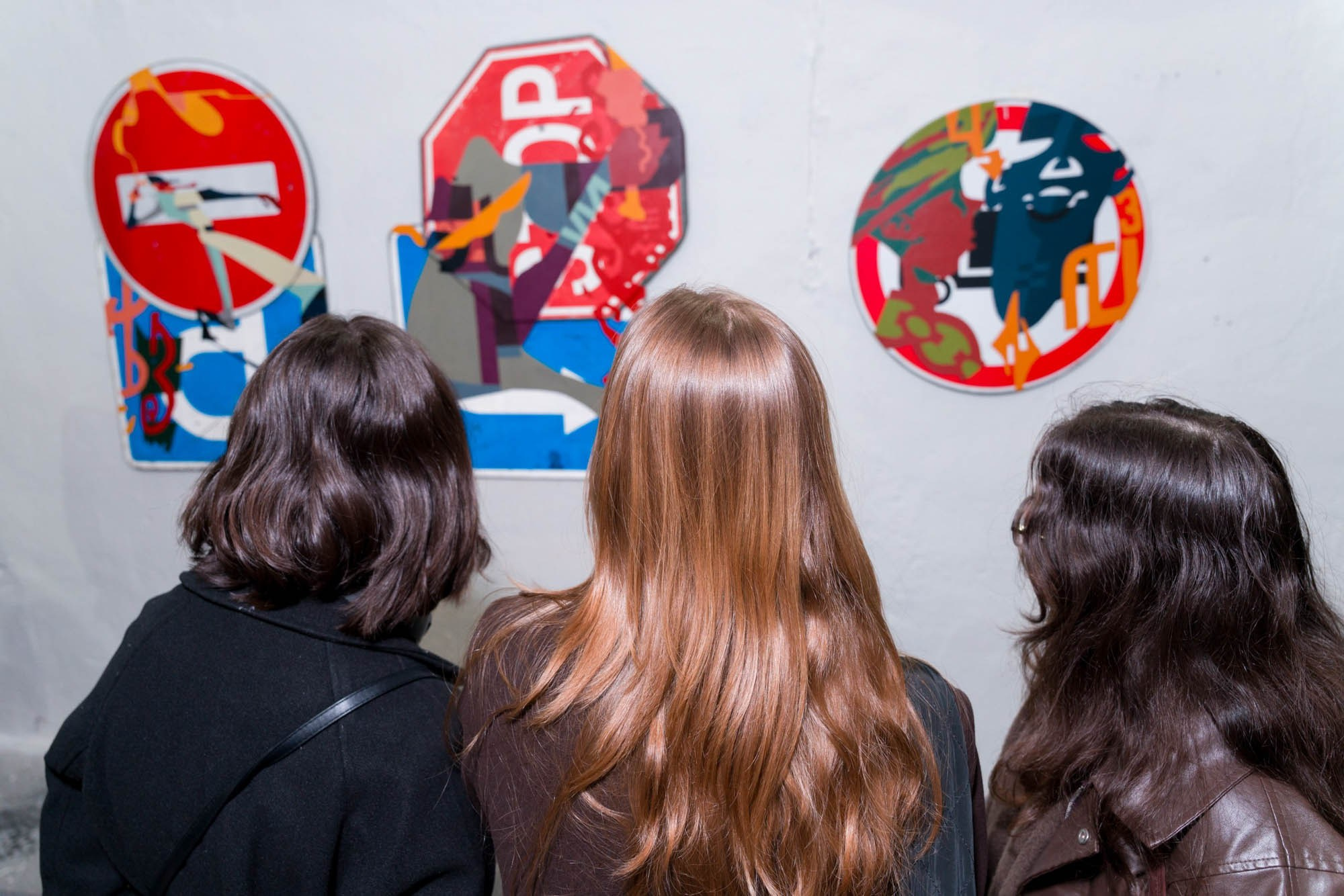 Вернисаж выставки Алексея Бархана @ 10.203. Фотограф Саша Оверчук